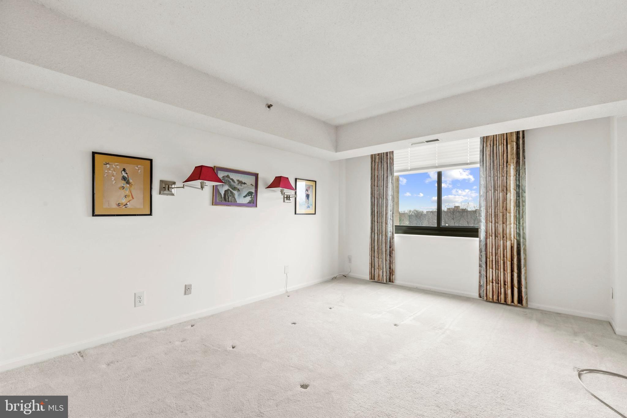 SKYLINE HOUSE - Residential