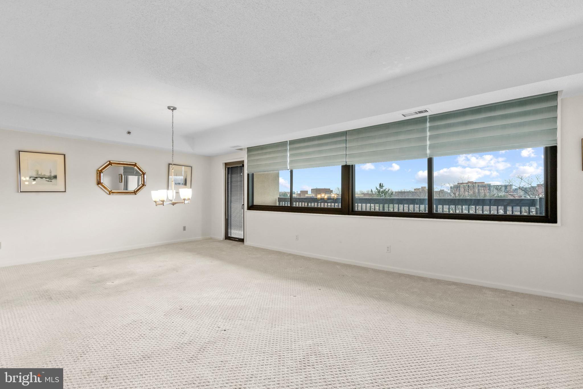 SKYLINE HOUSE - Residential