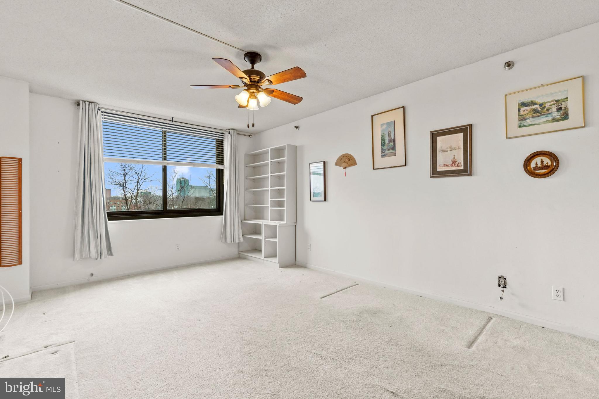 SKYLINE HOUSE - Residential