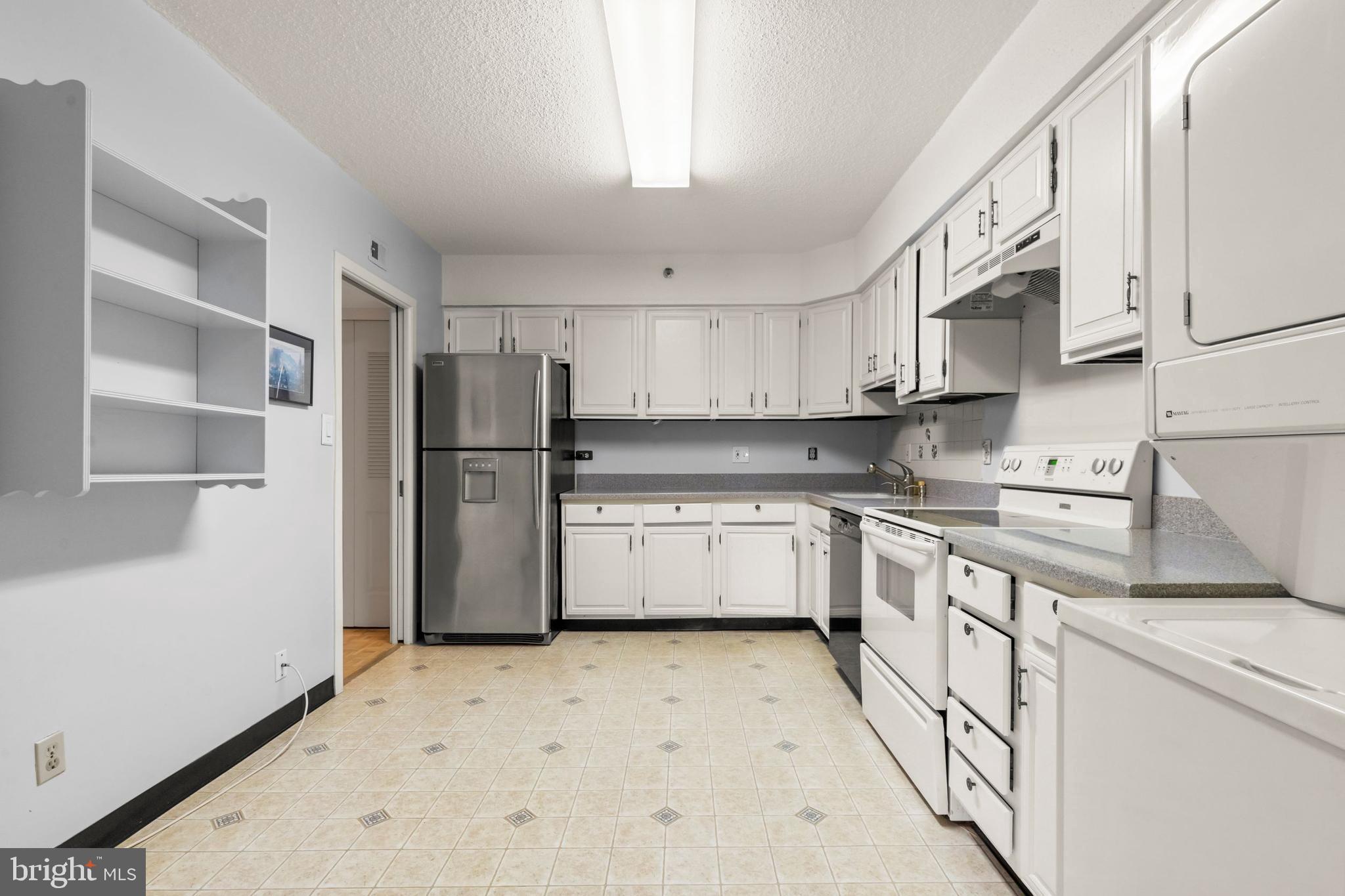 SKYLINE HOUSE - Residential