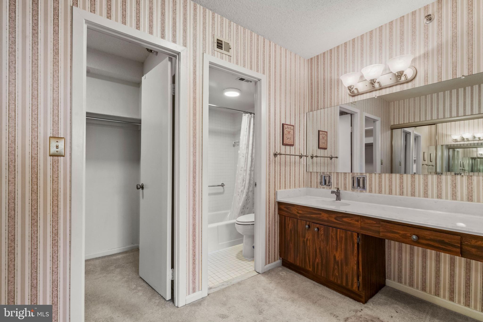 SKYLINE HOUSE - Residential