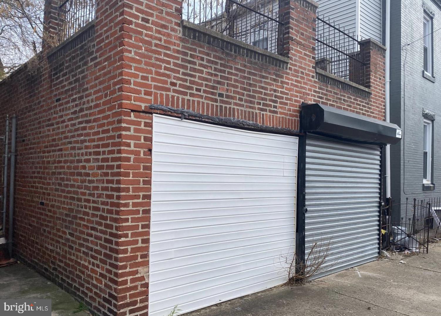 Garage ONLY! Storage ONLY!
There is NO living space available. This is for storage ONLY!