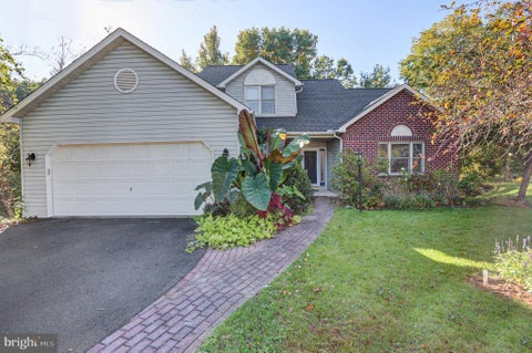 Homes For Sale - 5814 Barnsley Drive<br/> Dauphin County, HARRISBURG, PA 17111