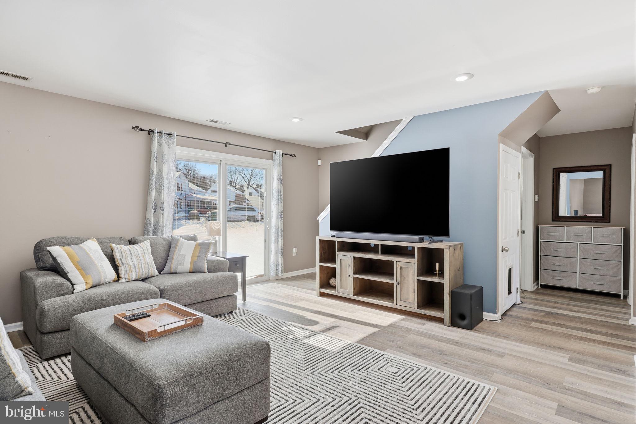 RED CEDAR HILL - Residential