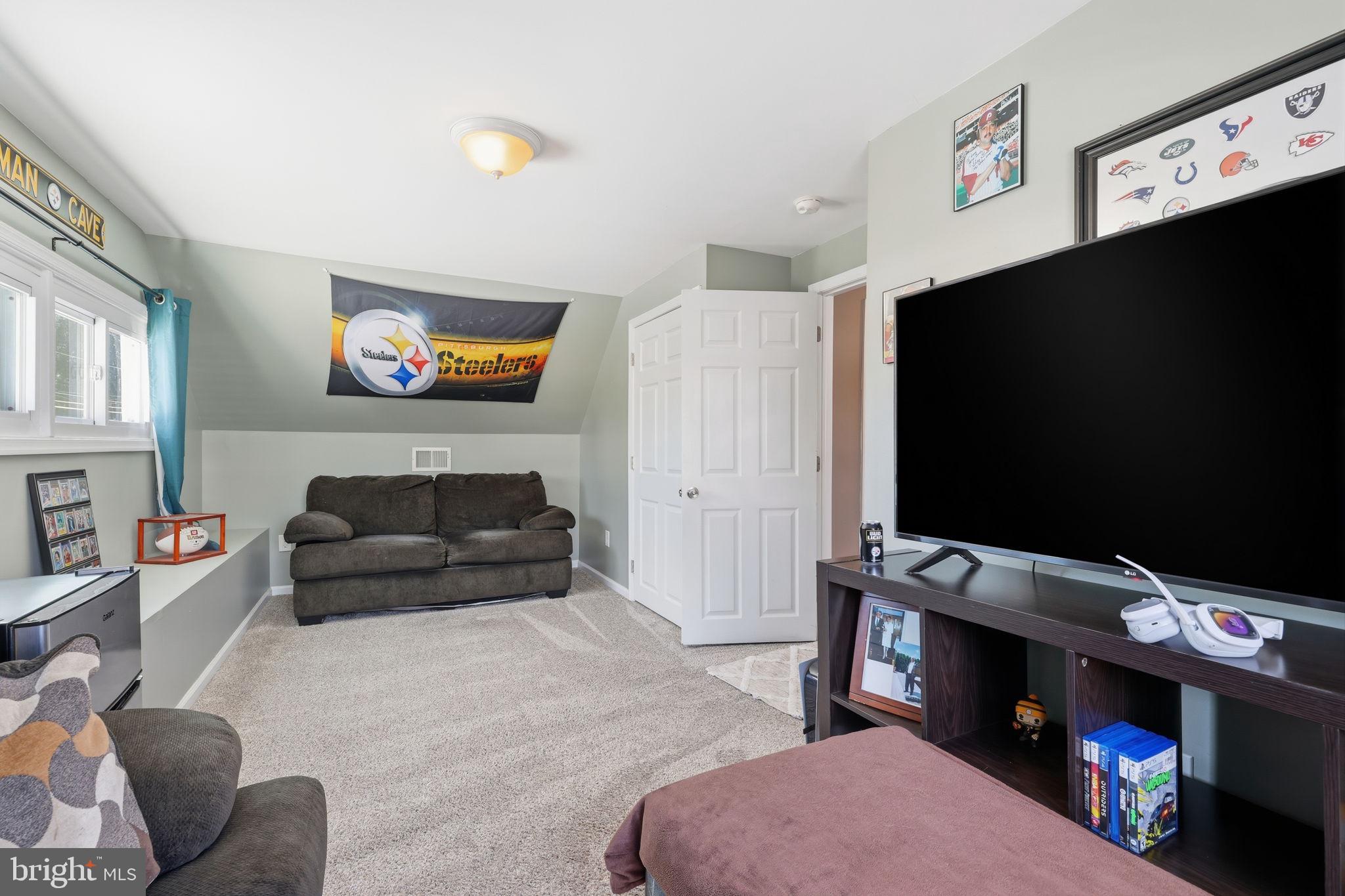 RED CEDAR HILL - Residential