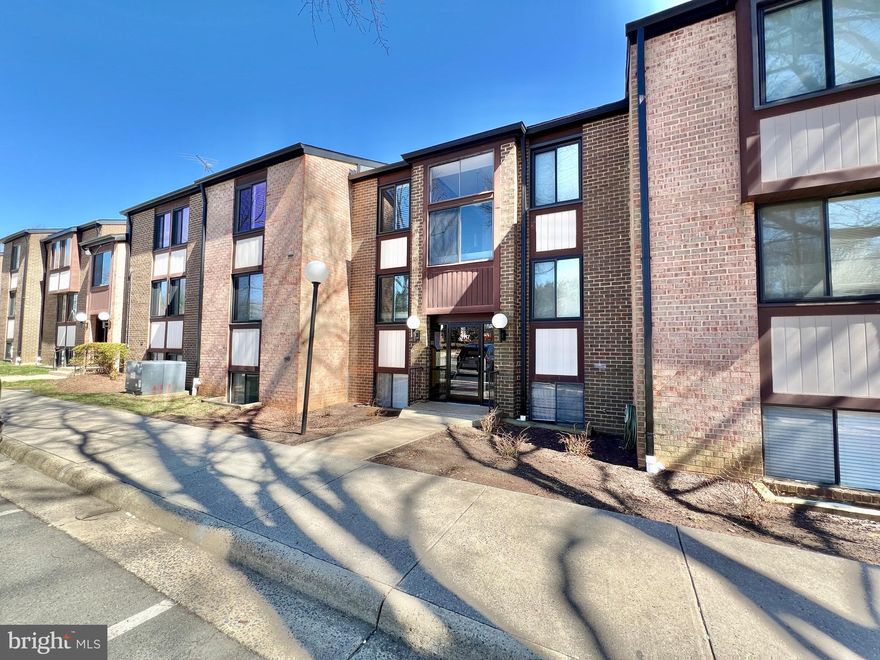 Wonderful opportunity to own in the Harthorne Village Subdivision! This 2-bedroom and 2 full-bathroom condo features a kitchen dining room combination, a spacious living room, in-unit laundry, and a sliding door to a ground-level patio with direct parking lot access. Conveniently located near the Fairfax Circle Shopping Center, the Oakton Shopping Center, schools, outdoor recreation areas, and major commuter routes such as I-66, I-495 (Beltway), SR-50, SR-29, Chain Bridge Rd, and the Vienna Orange Line Metro Station.