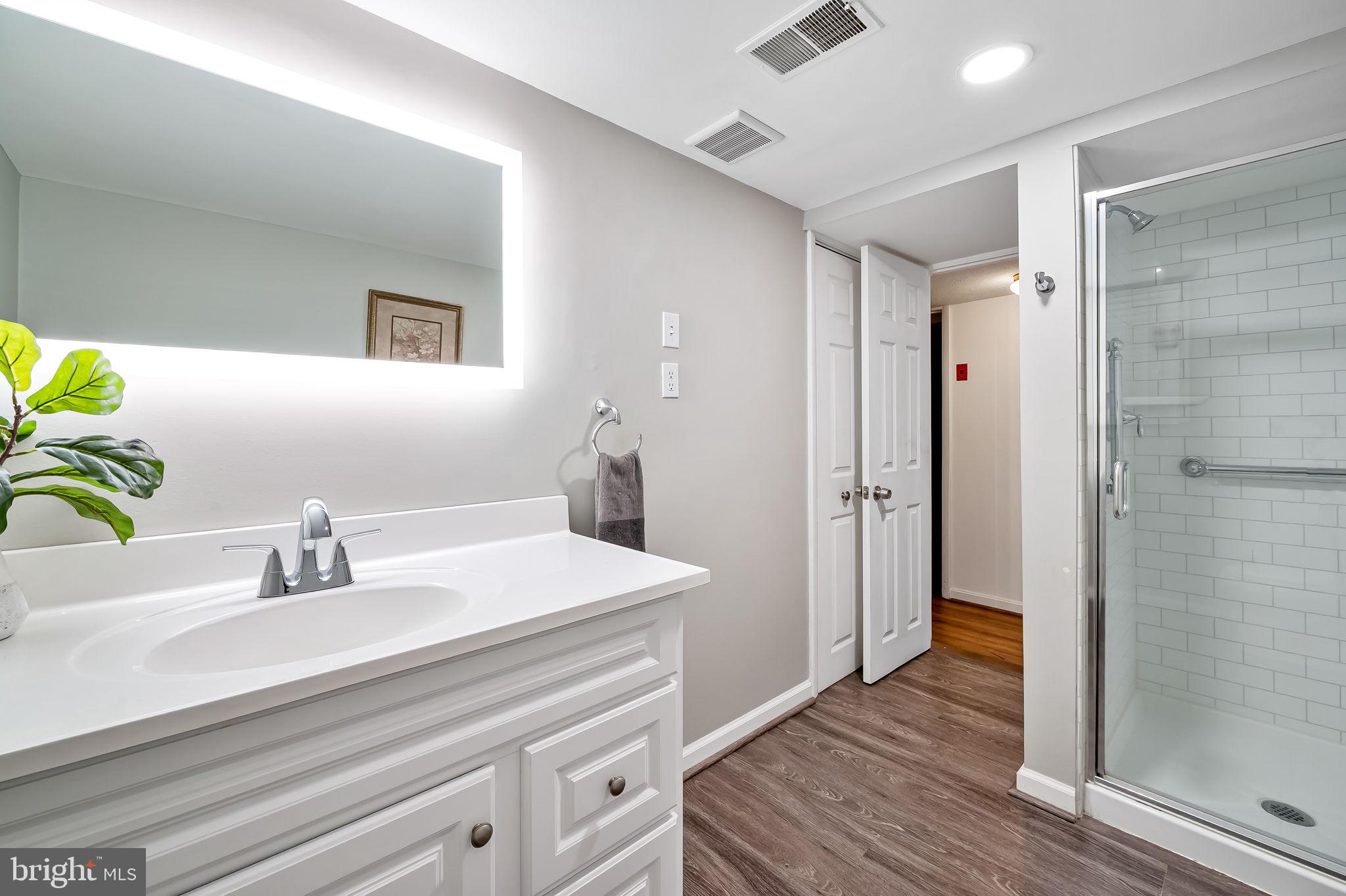 NORTH SHORE - Residential