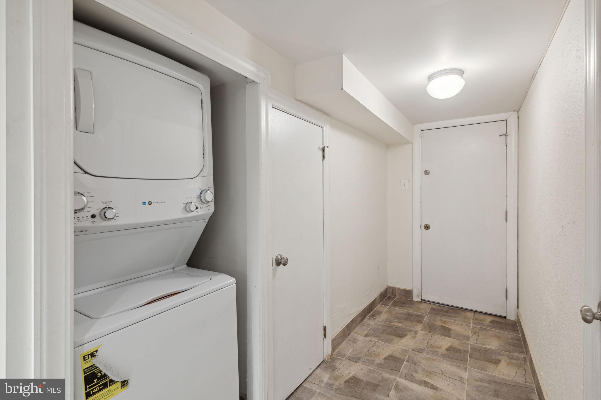 WASHINGTON SQ - Residential