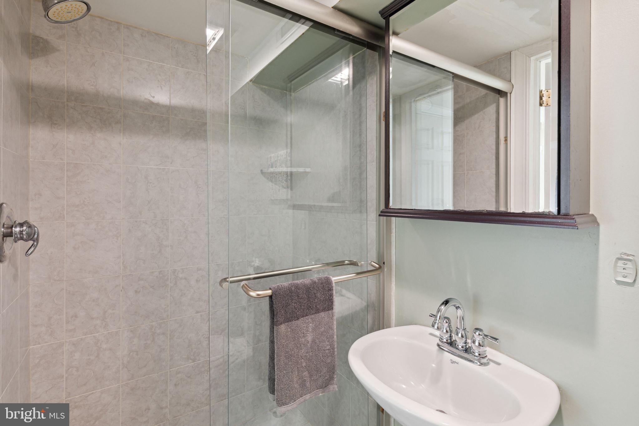 WASHINGTON SQ - Residential