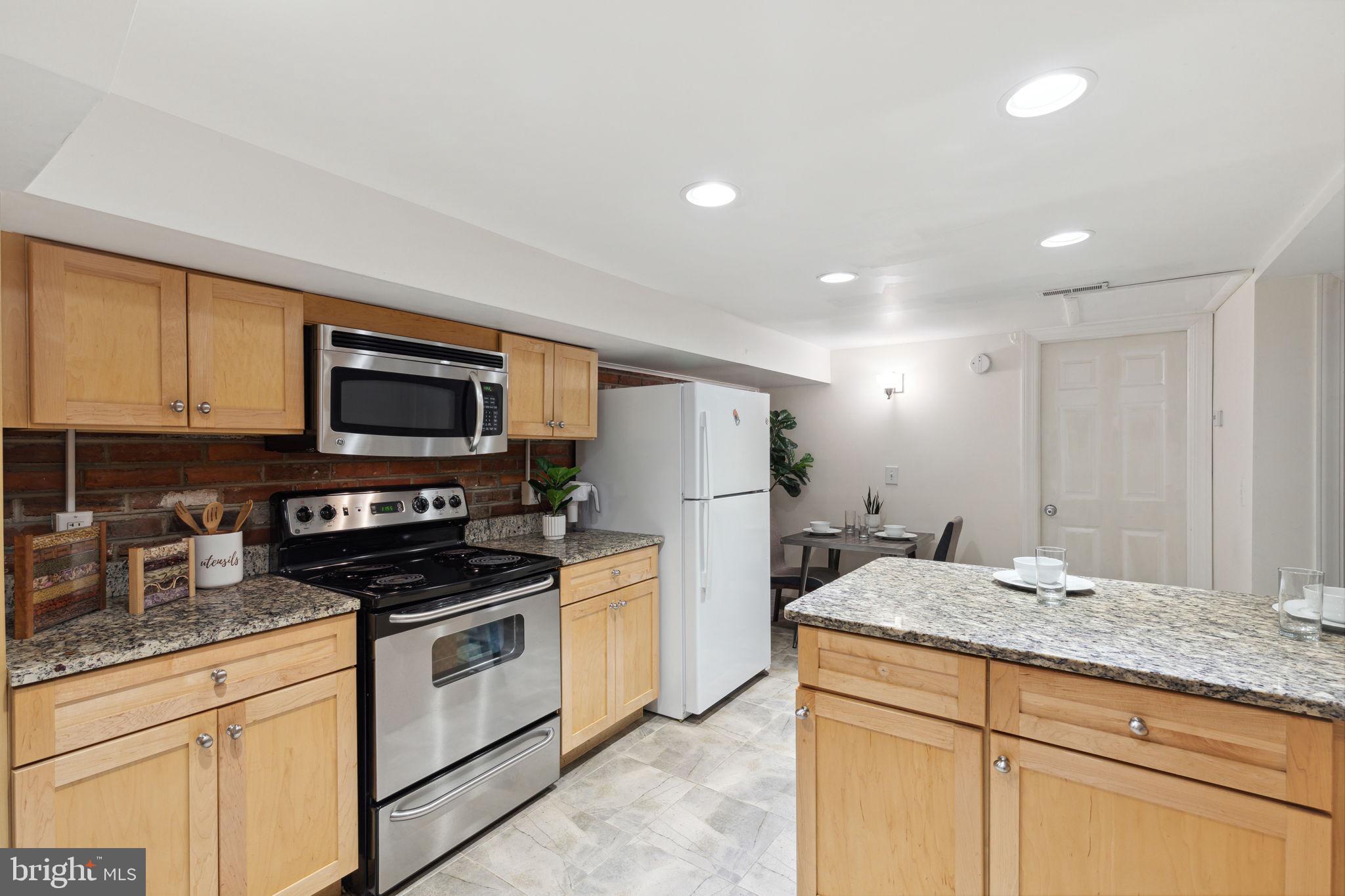 WASHINGTON SQ - Residential