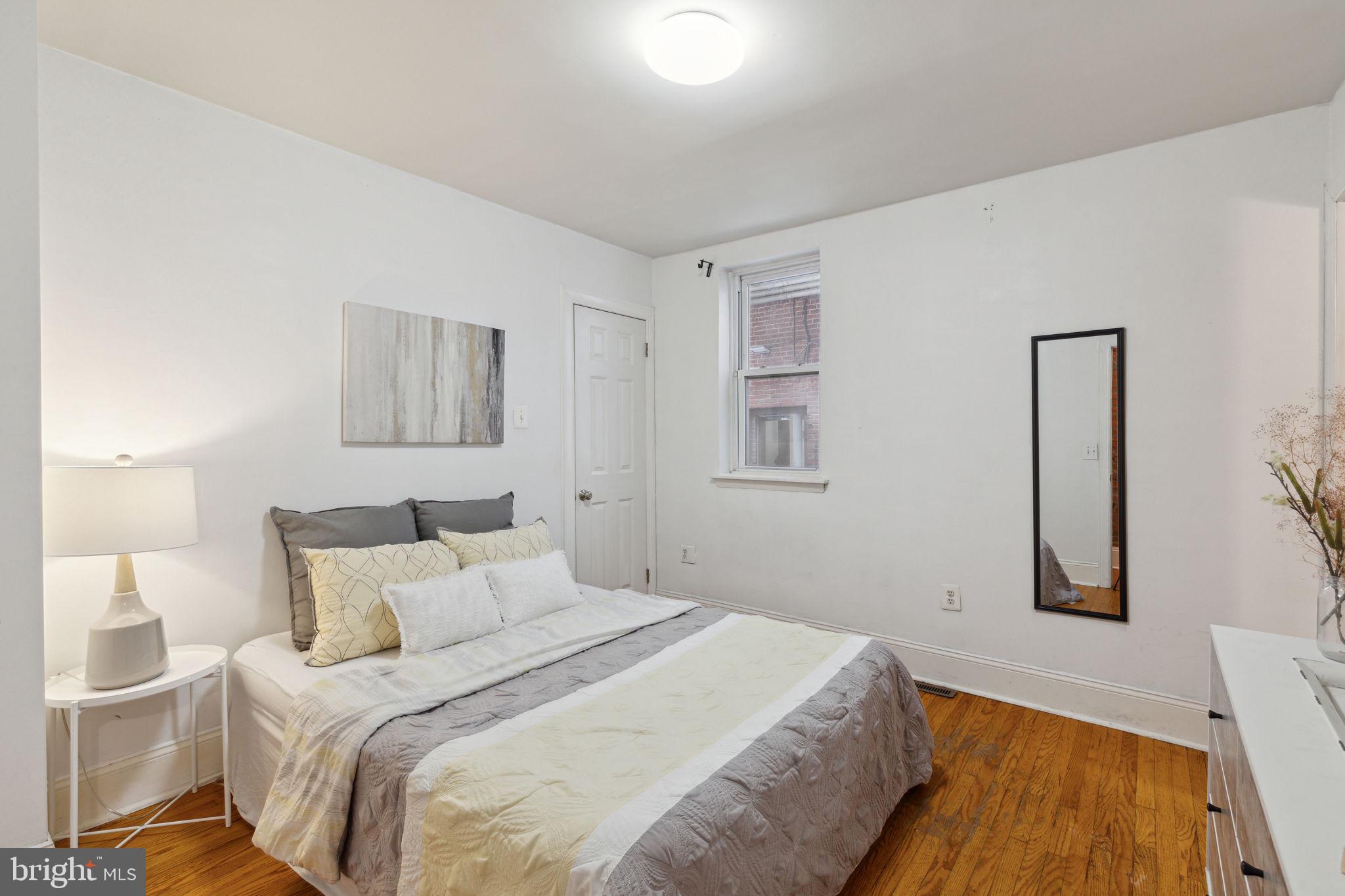 WASHINGTON SQ - Residential