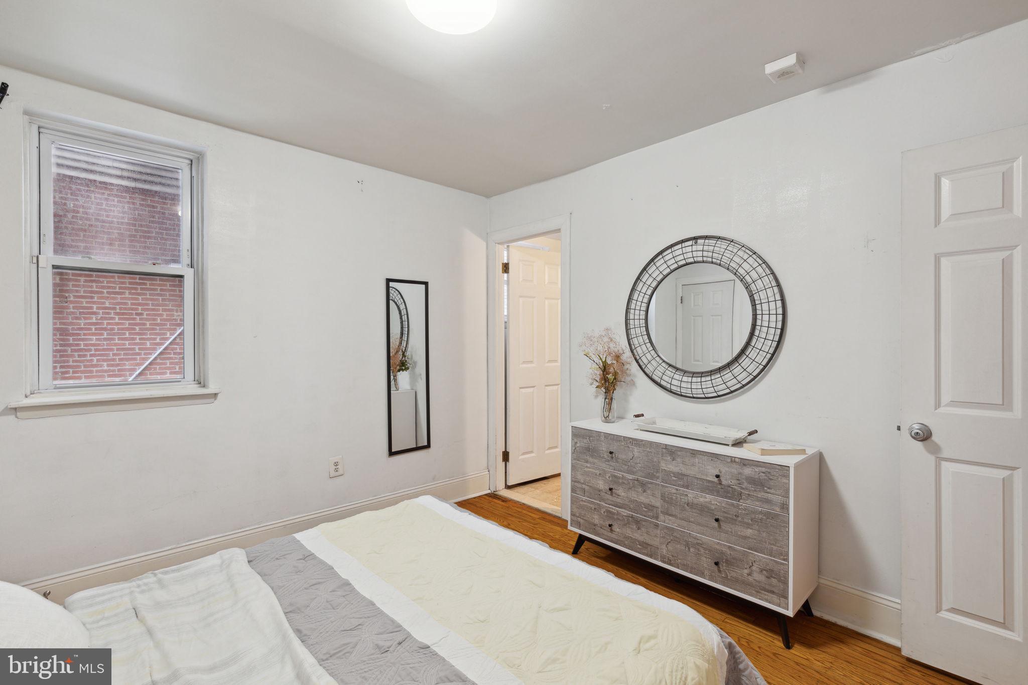 WASHINGTON SQ - Residential