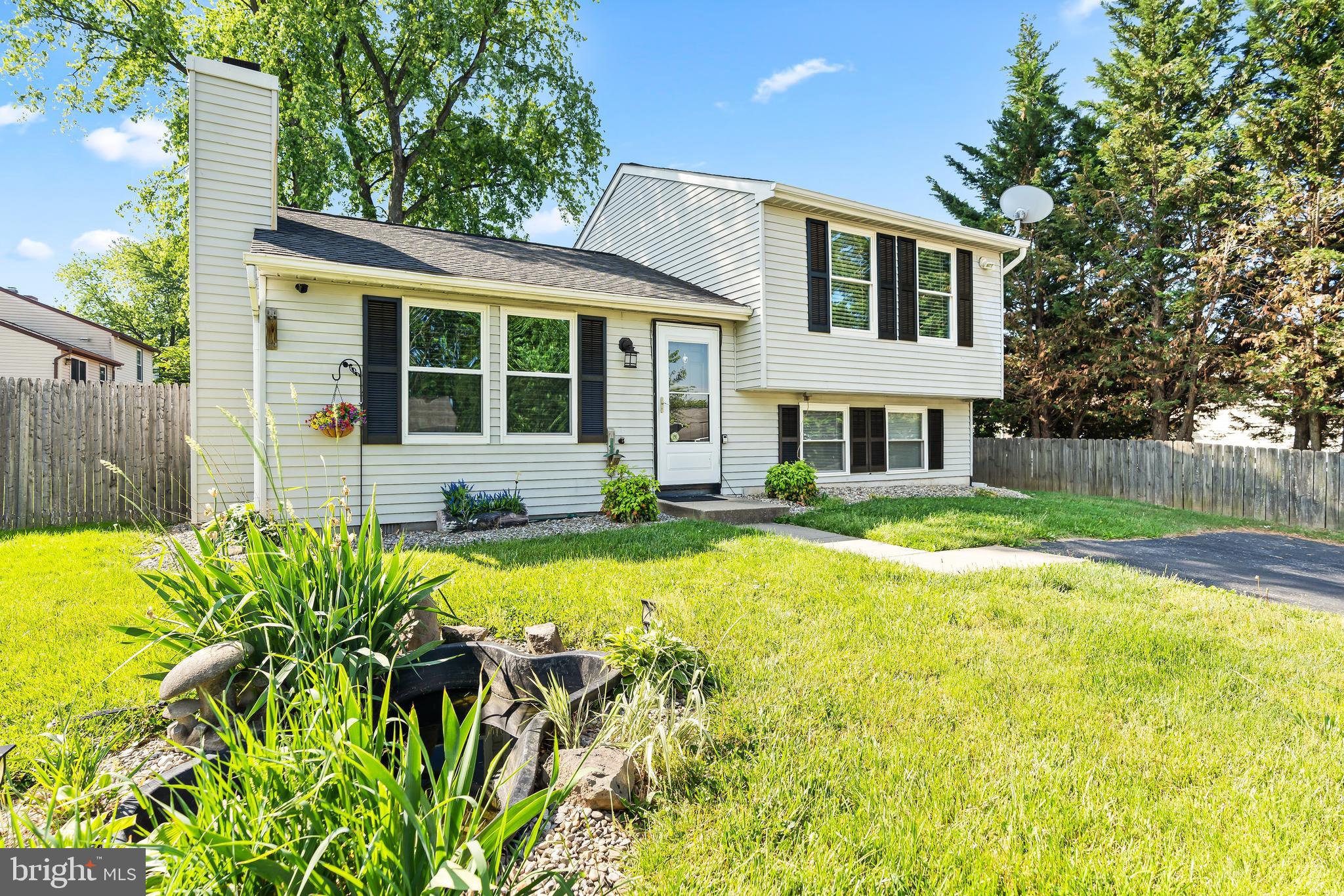 HILLCREST KNOLLS - Residential