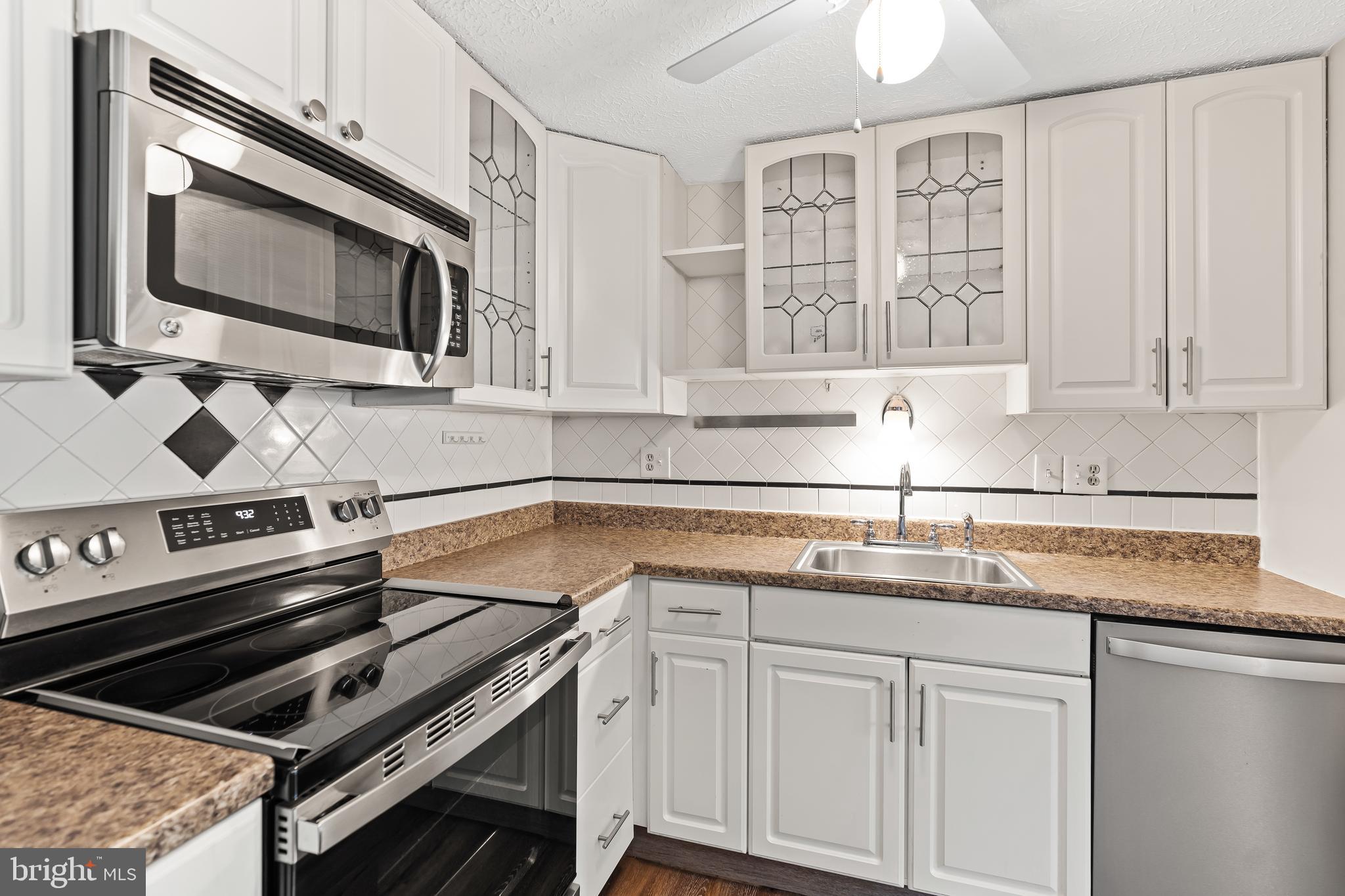 HILLCREST KNOLLS - Residential