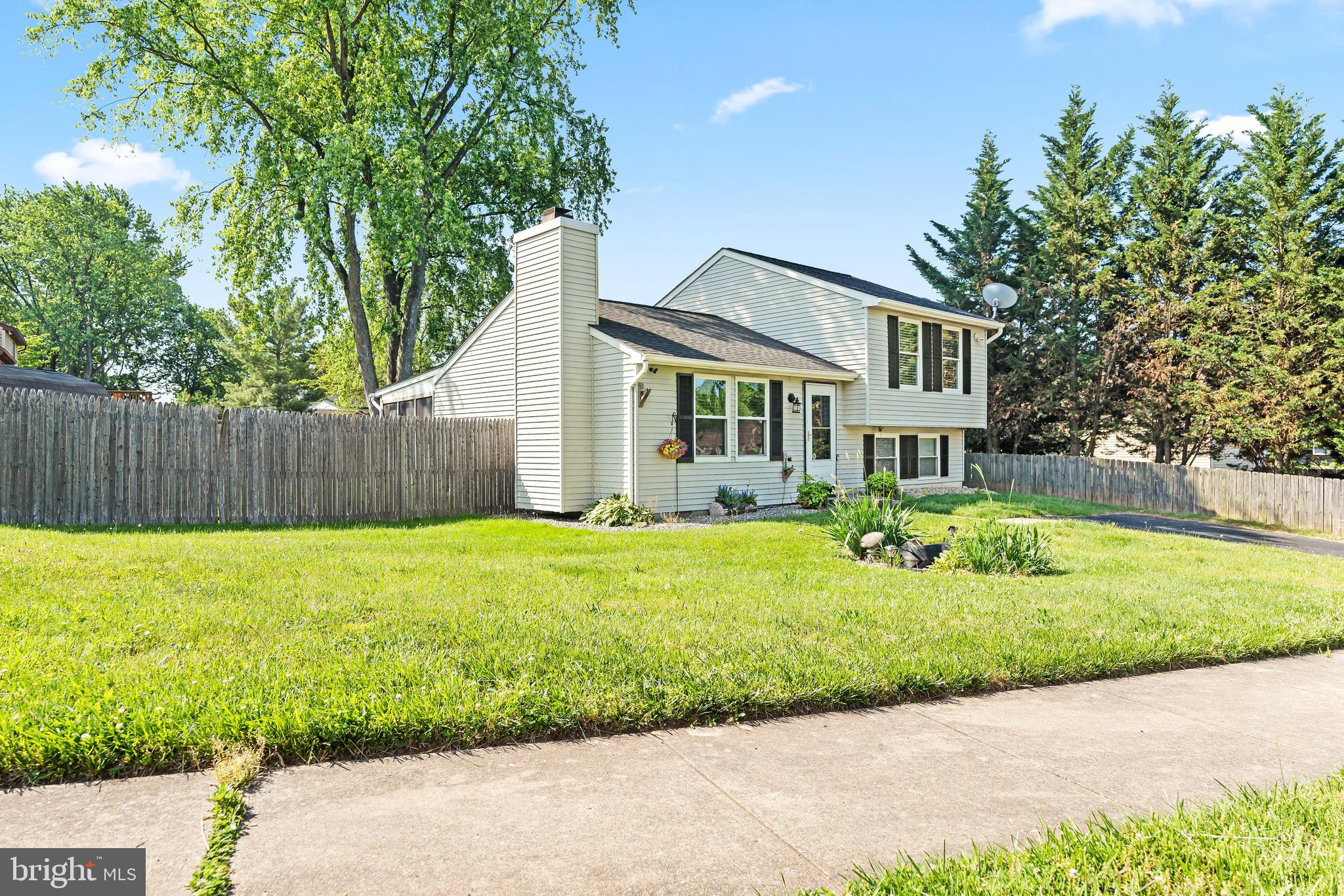 HILLCREST KNOLLS - Residential