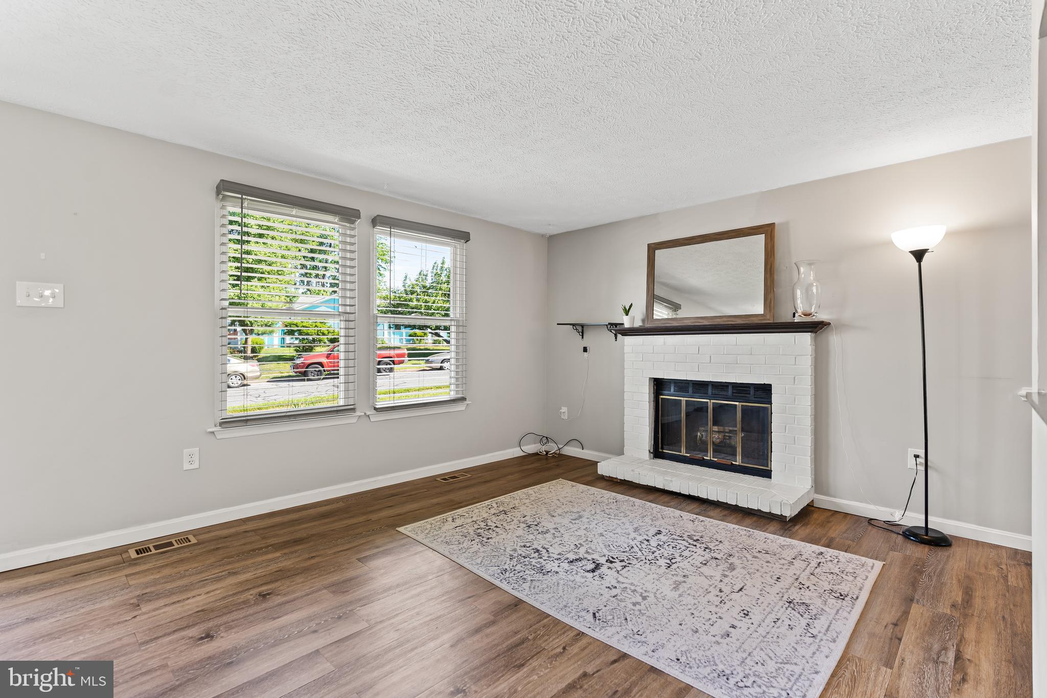 HILLCREST KNOLLS - Residential