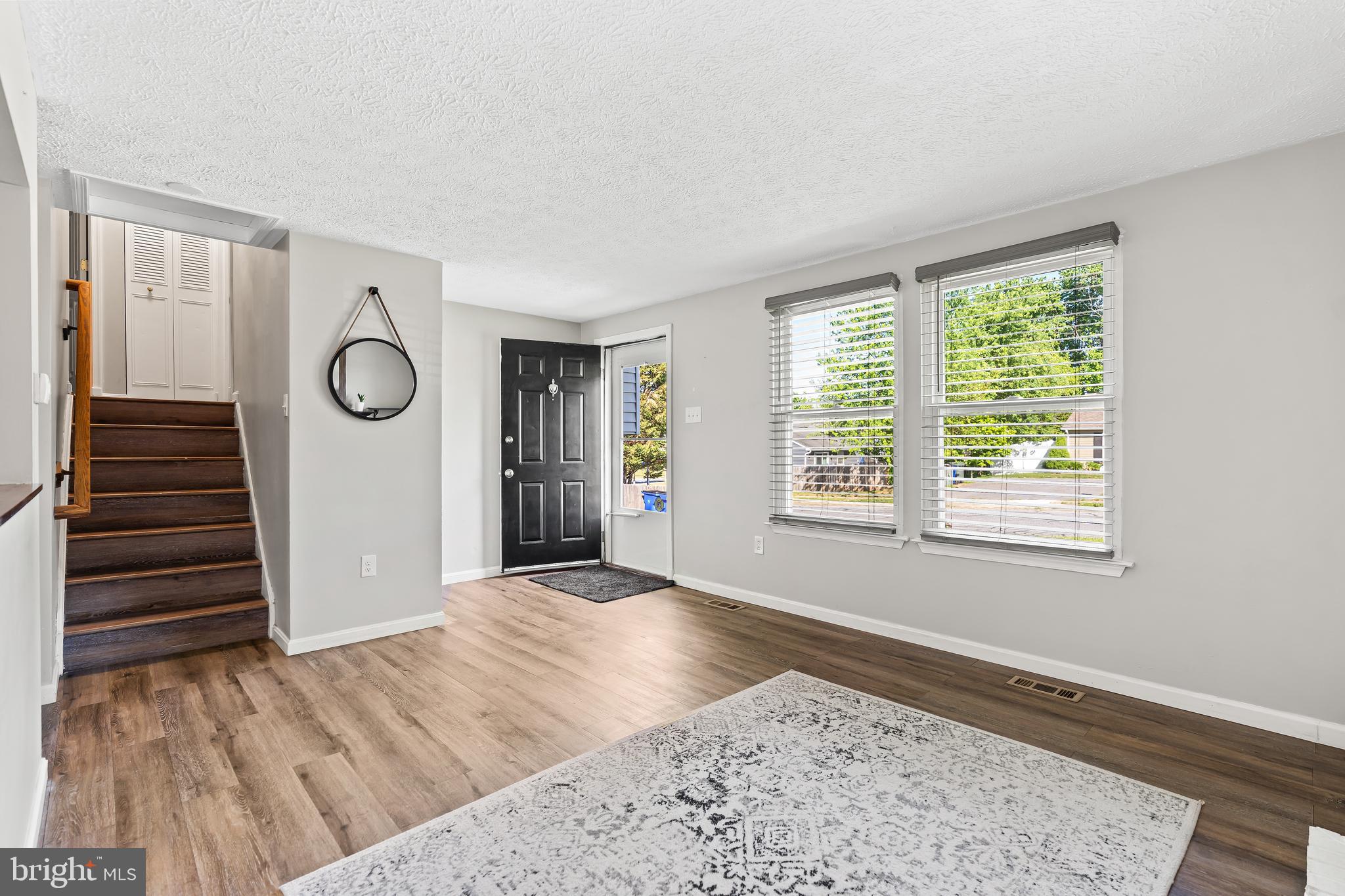 HILLCREST KNOLLS - Residential