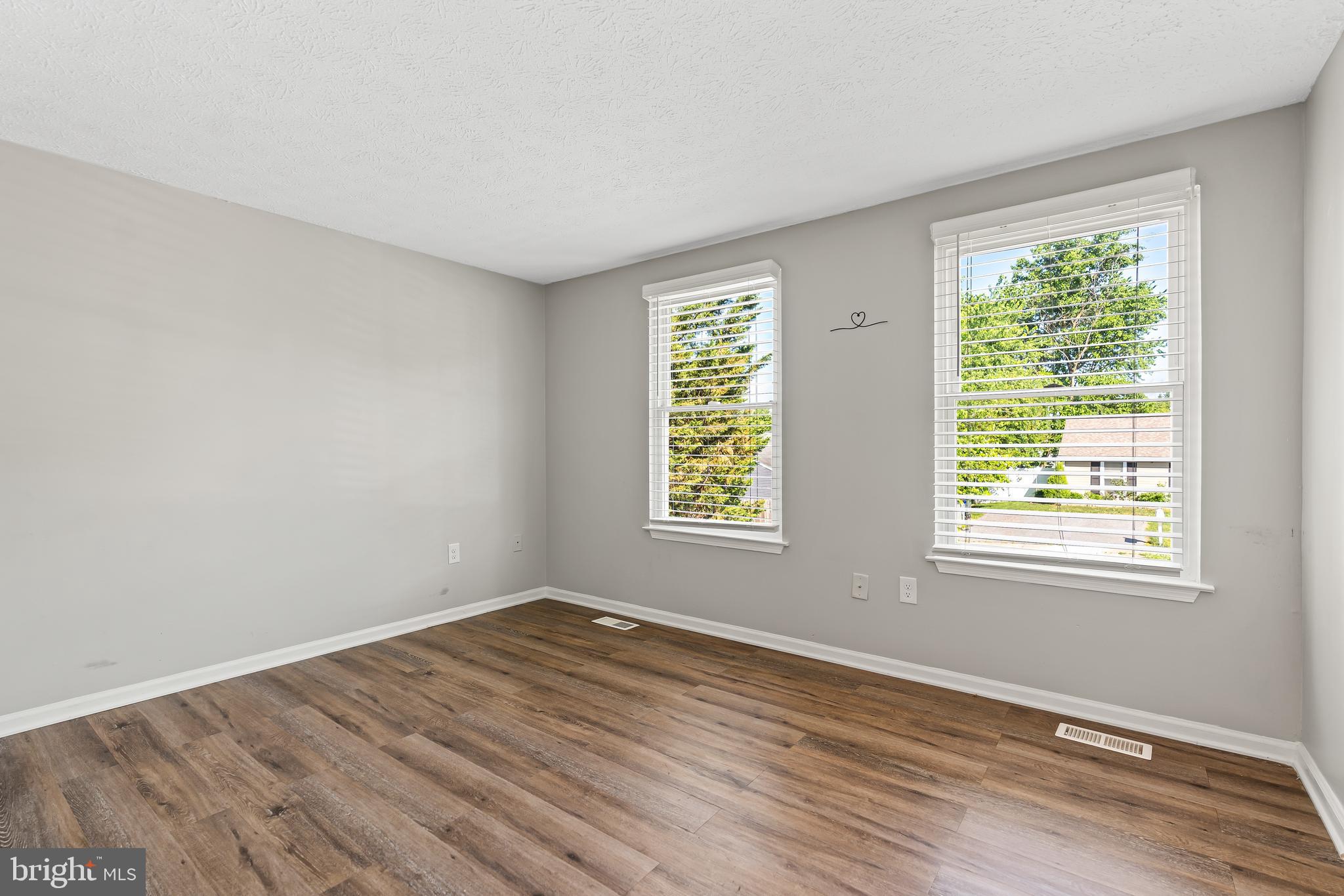 HILLCREST KNOLLS - Residential