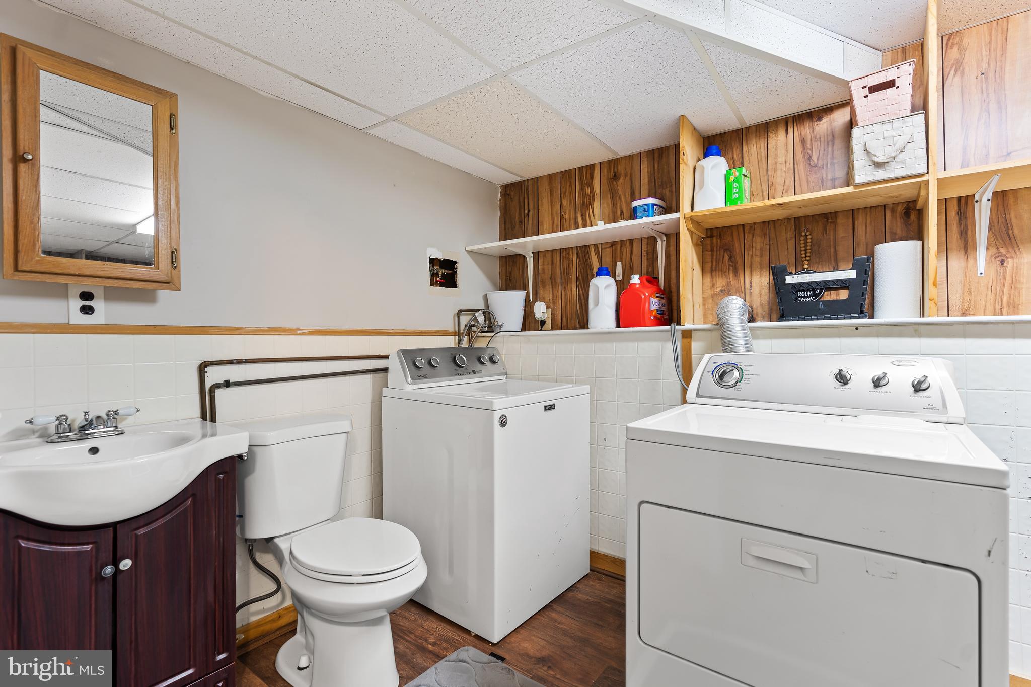HILLCREST KNOLLS - Residential