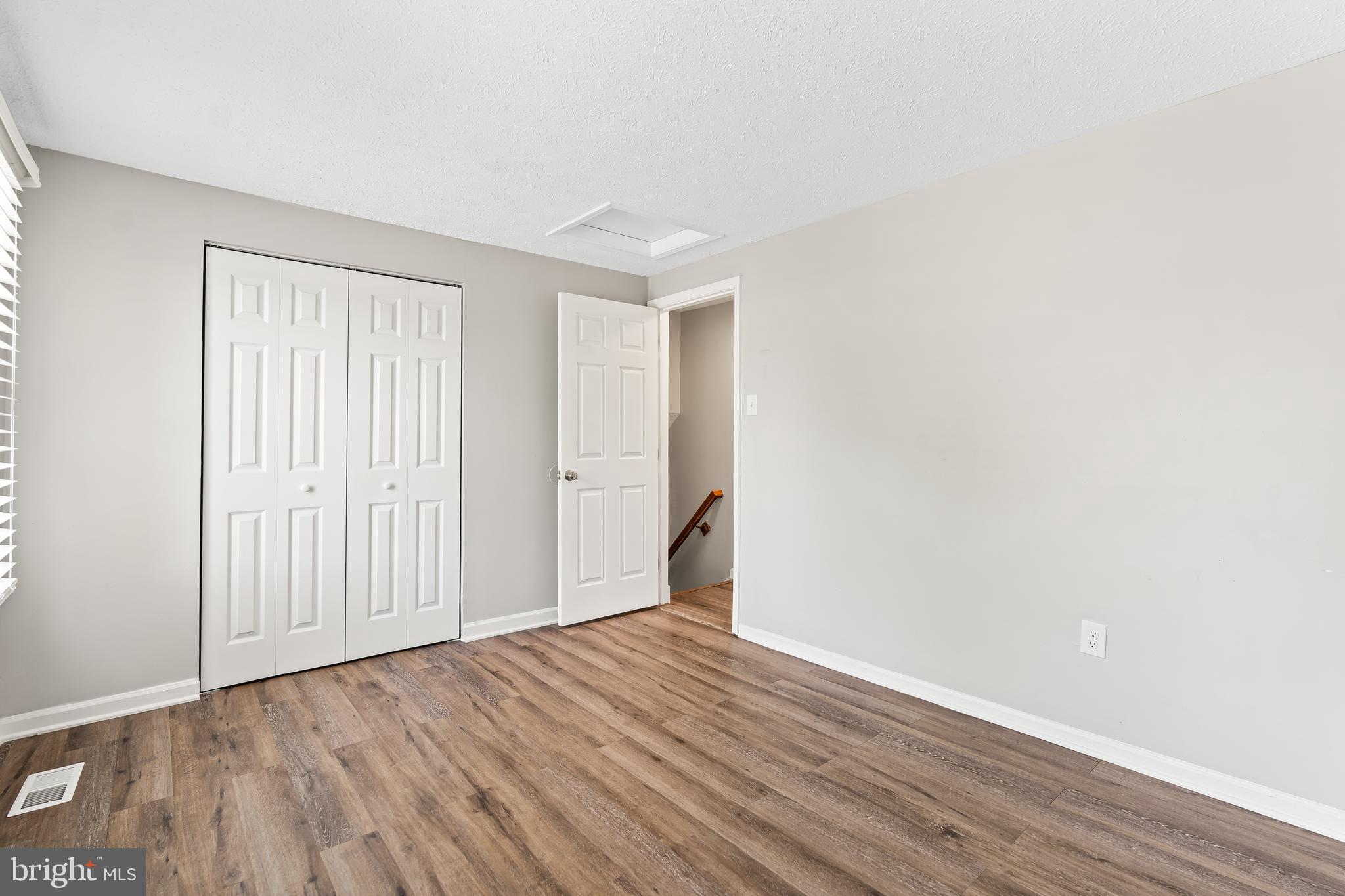 HILLCREST KNOLLS - Residential