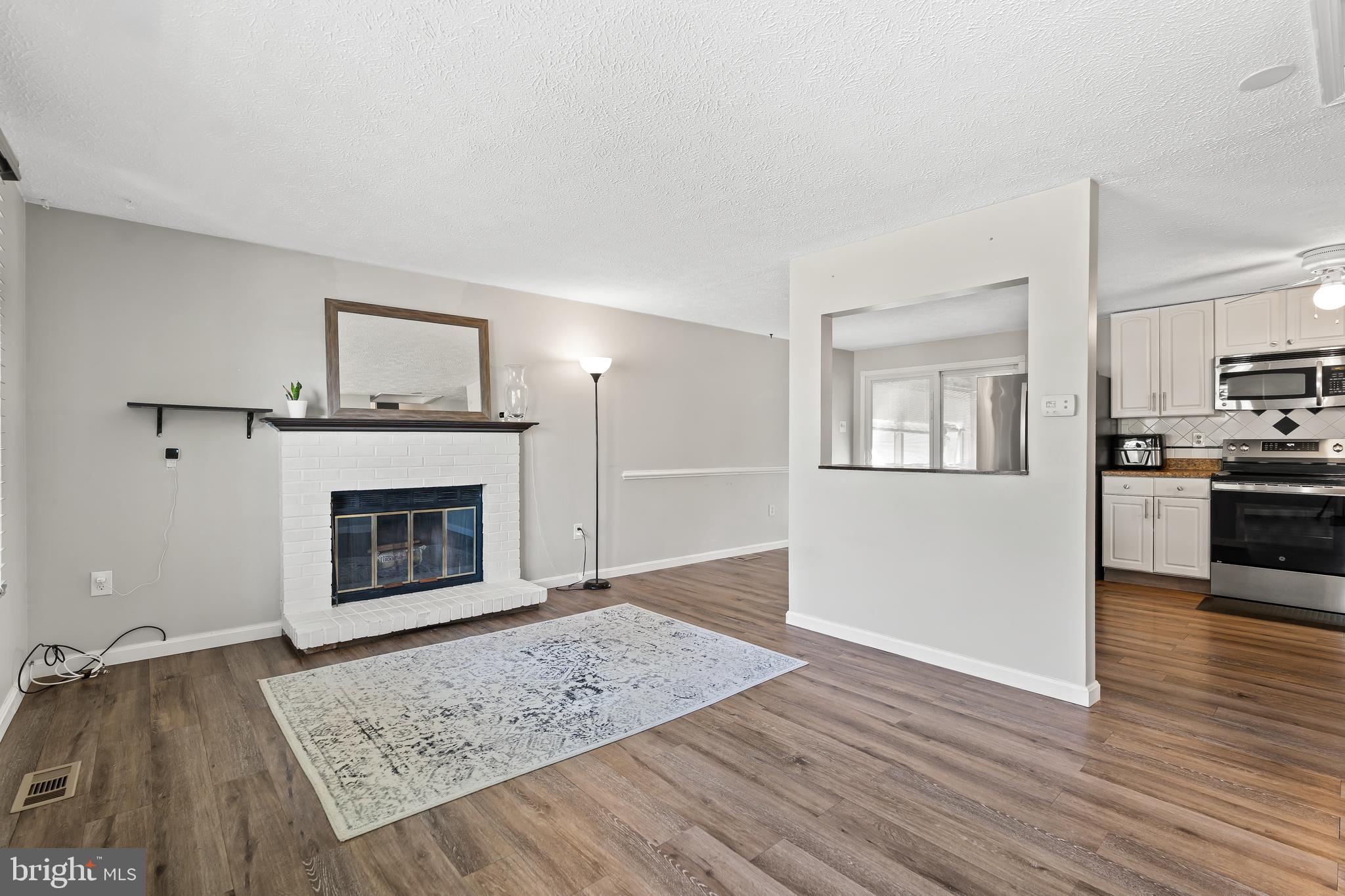 HILLCREST KNOLLS - Residential