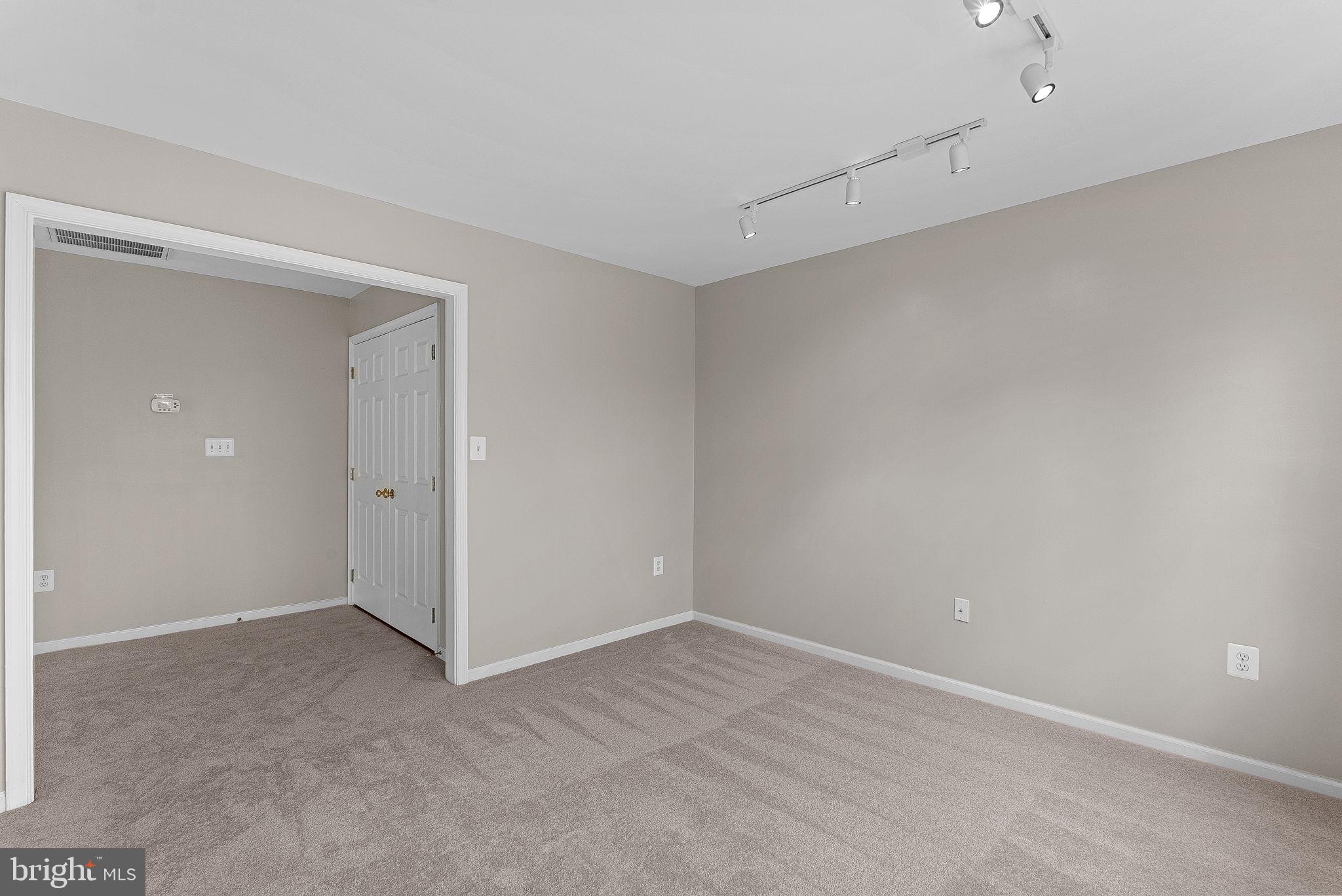 KINCAID FOREST - Residential