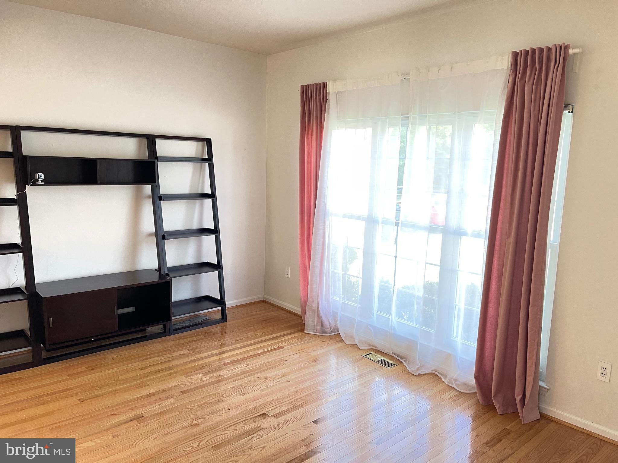 BEL AIR WOODS - Residential Lease