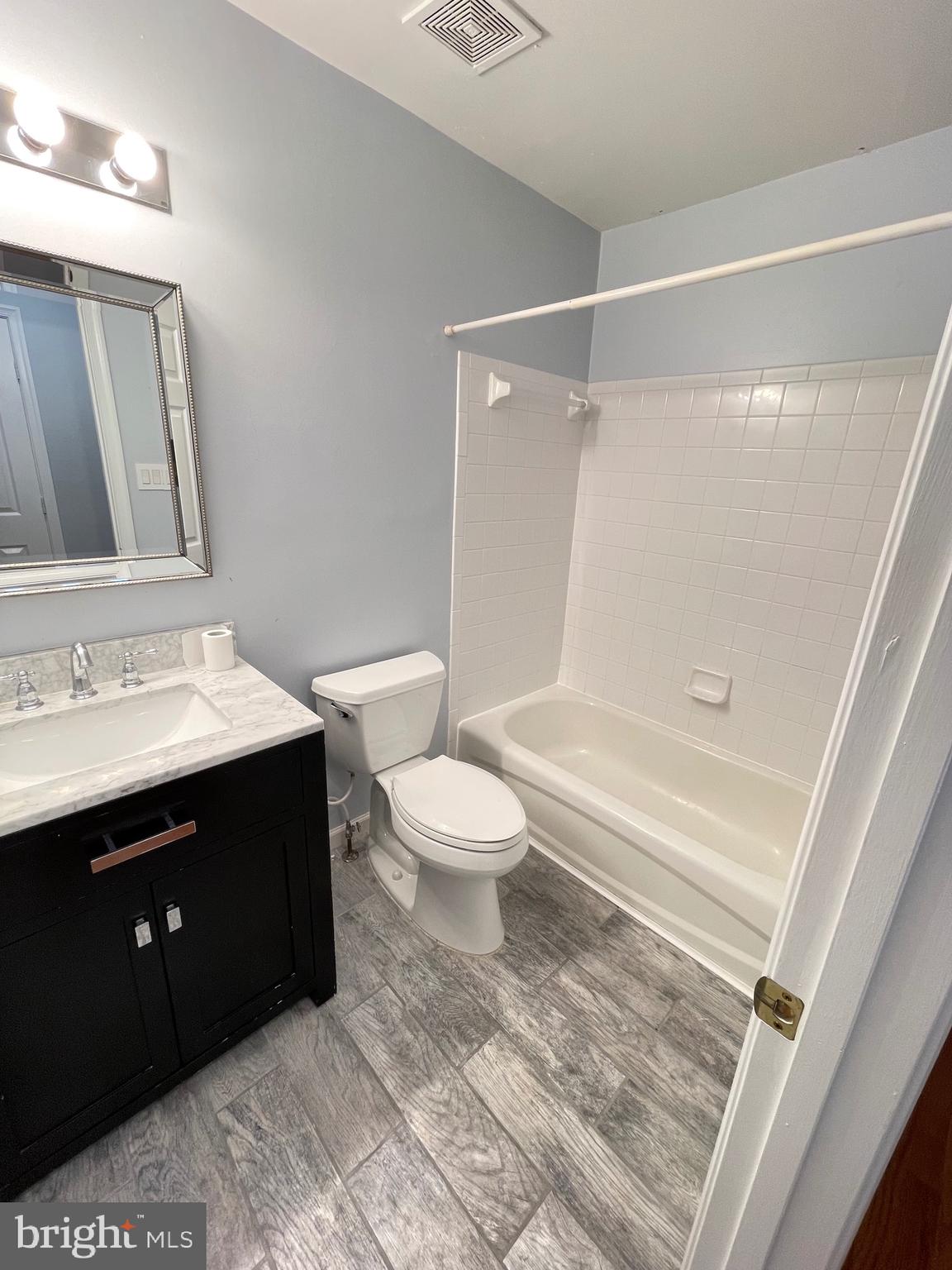 BEL AIR WOODS - Residential Lease