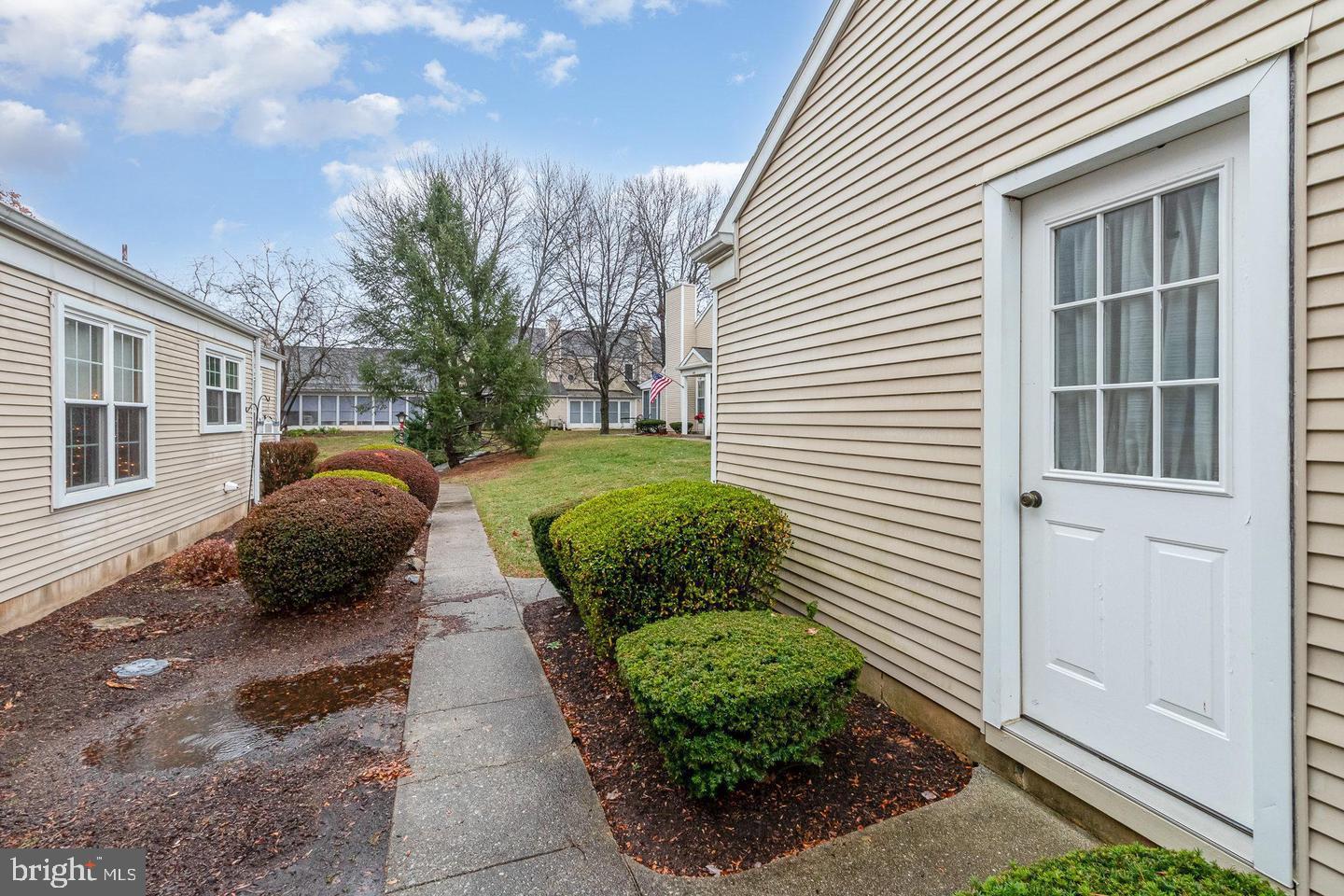 ROCKLEDGE - Residential Lease