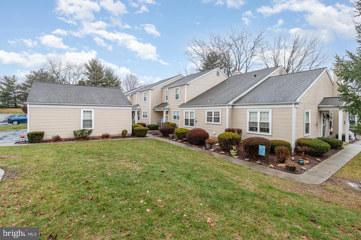 ROCKLEDGE - Residential Lease