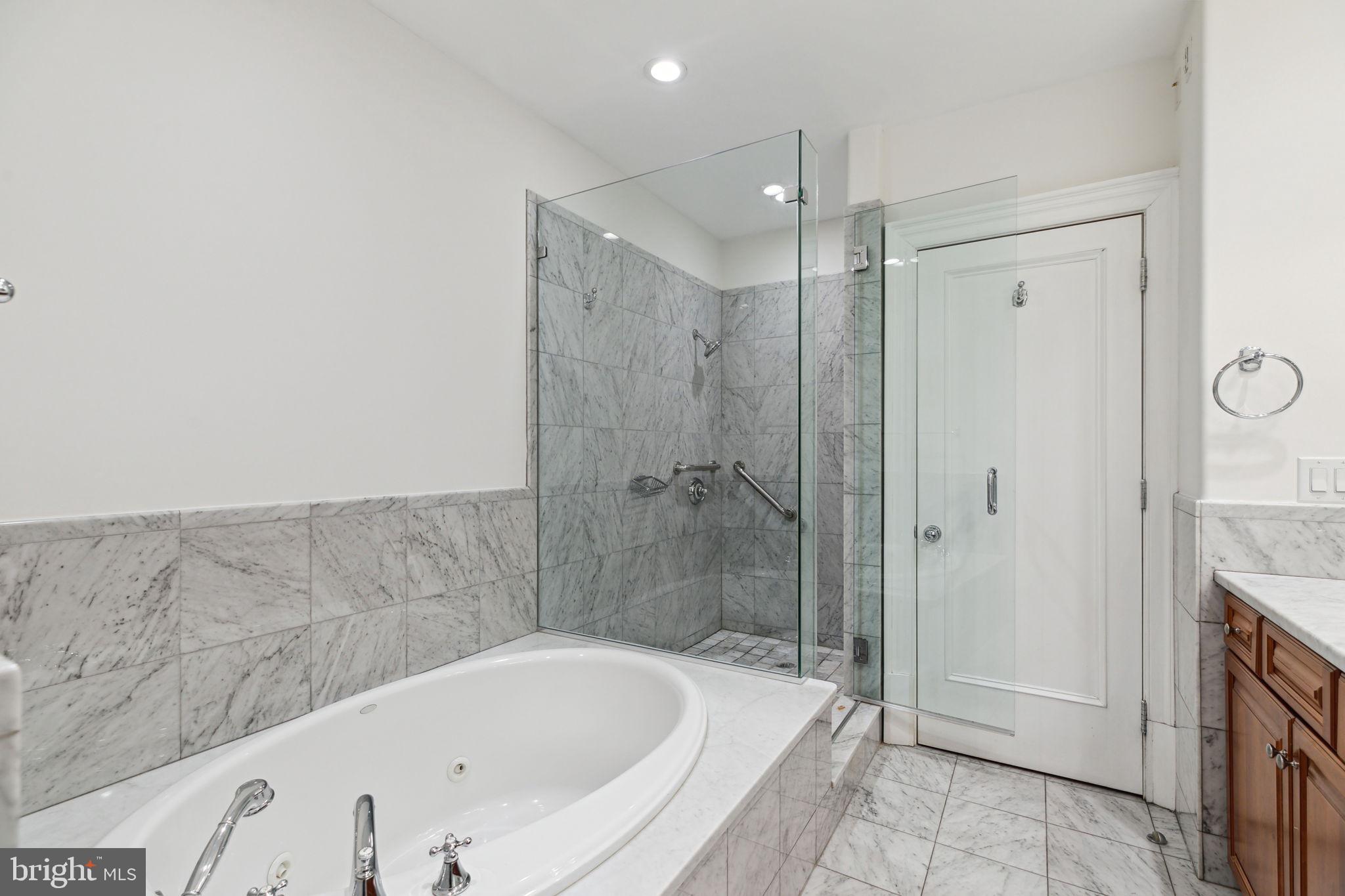 RITTENHOUSE SQUARE - Residential Lease