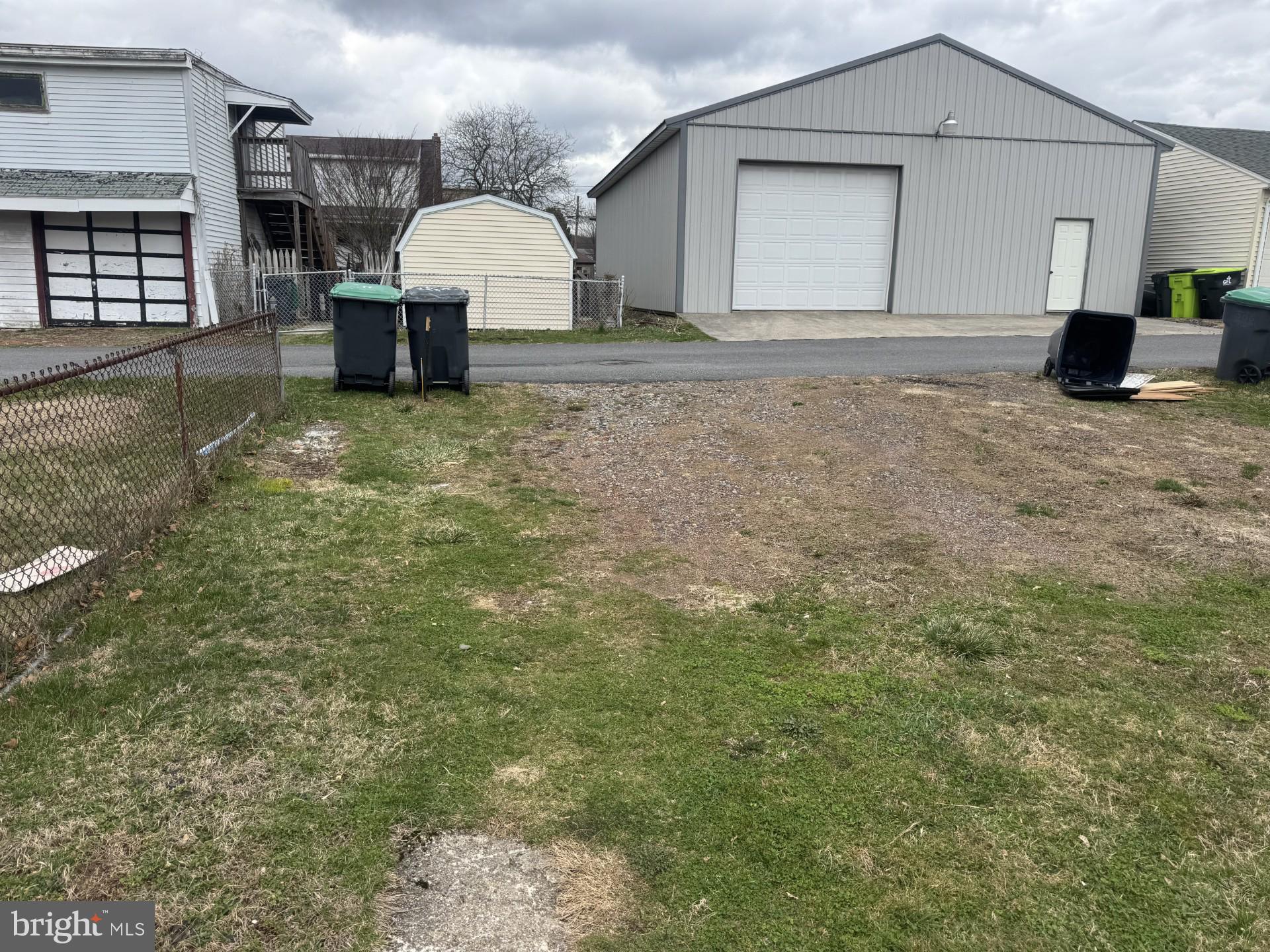 FRACKVILLE - Residential