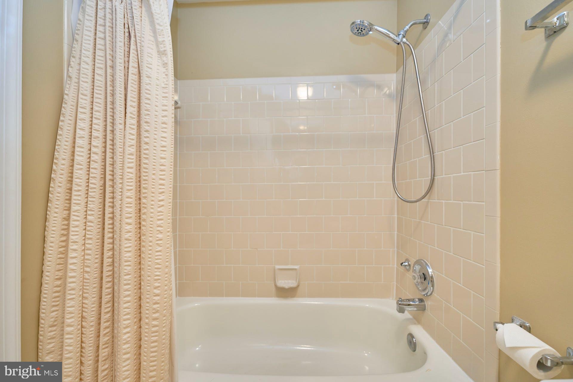 GRAYS POINTE - Residential