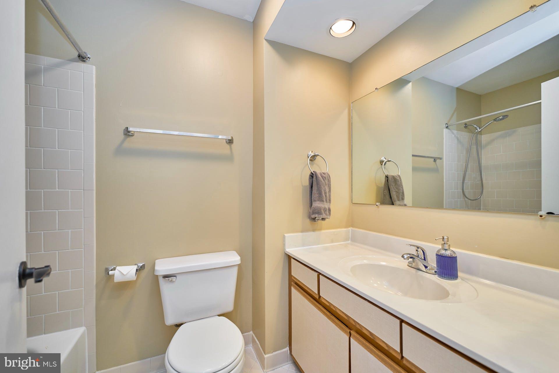 GRAYS POINTE - Residential