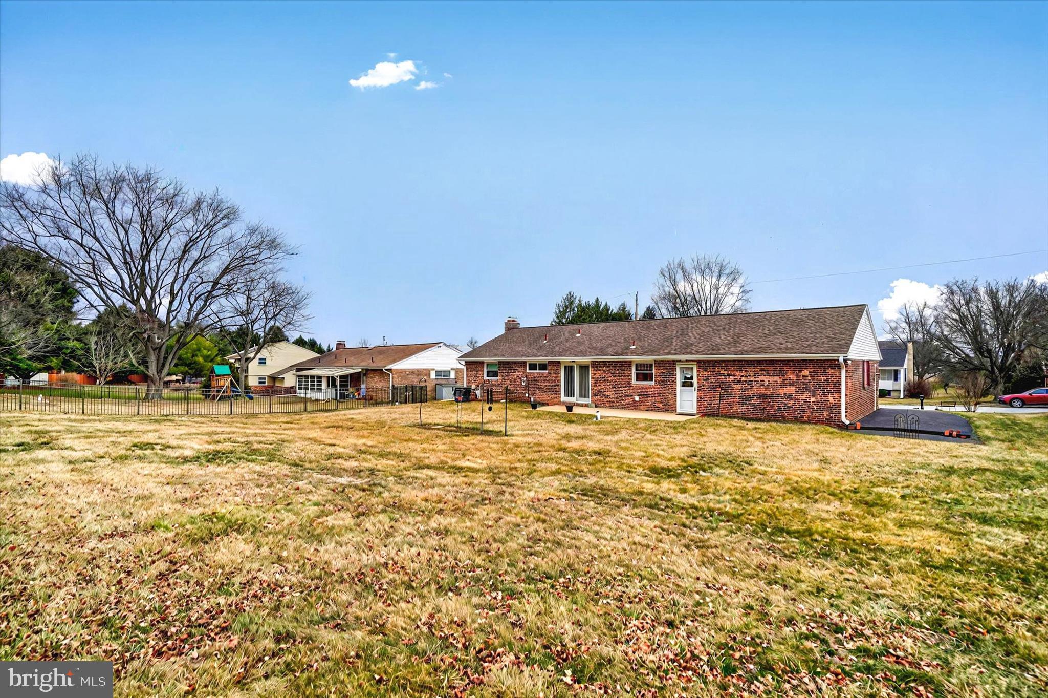 LEADER HEIGHTS - Residential