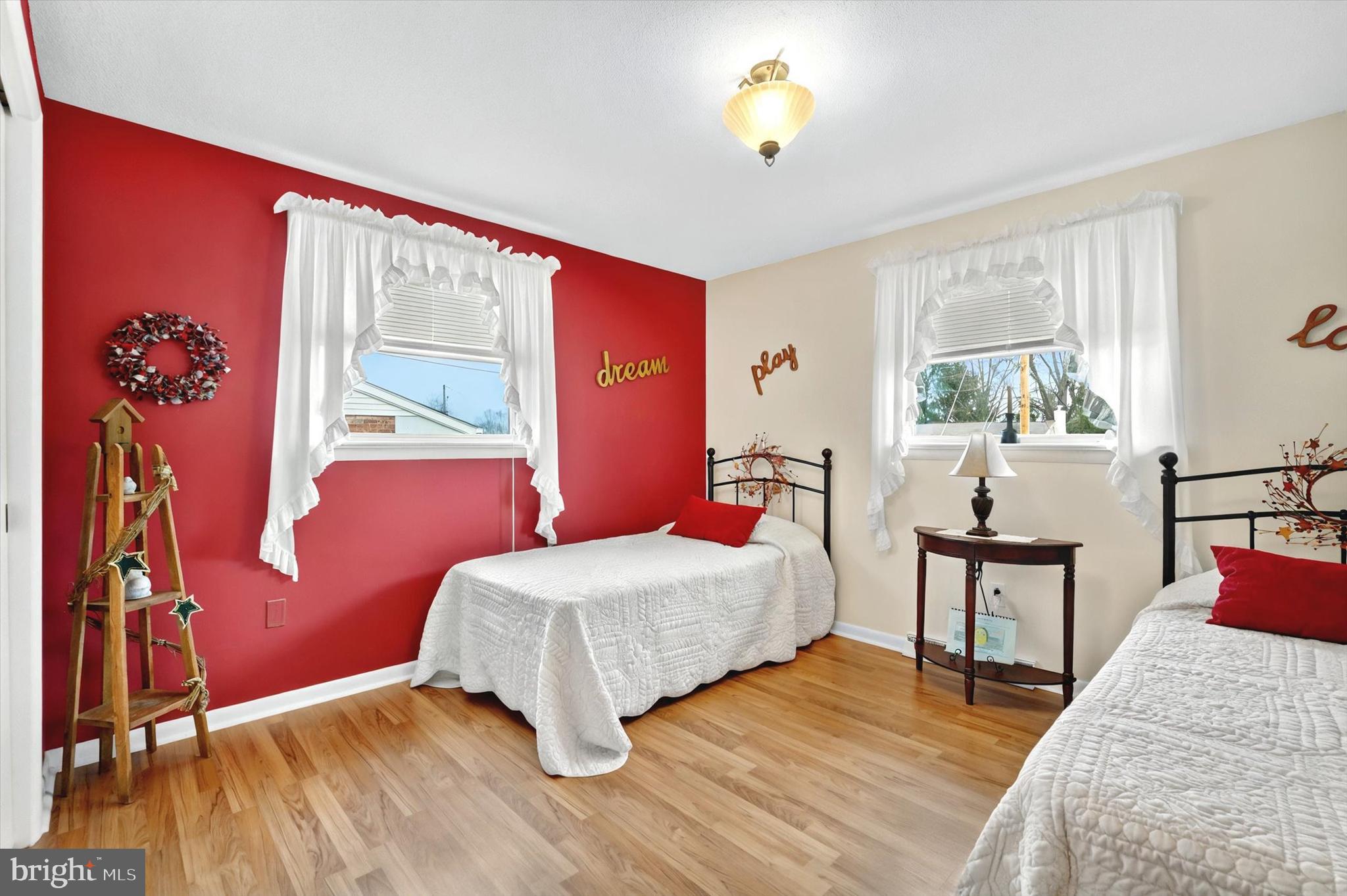 LEADER HEIGHTS - Residential