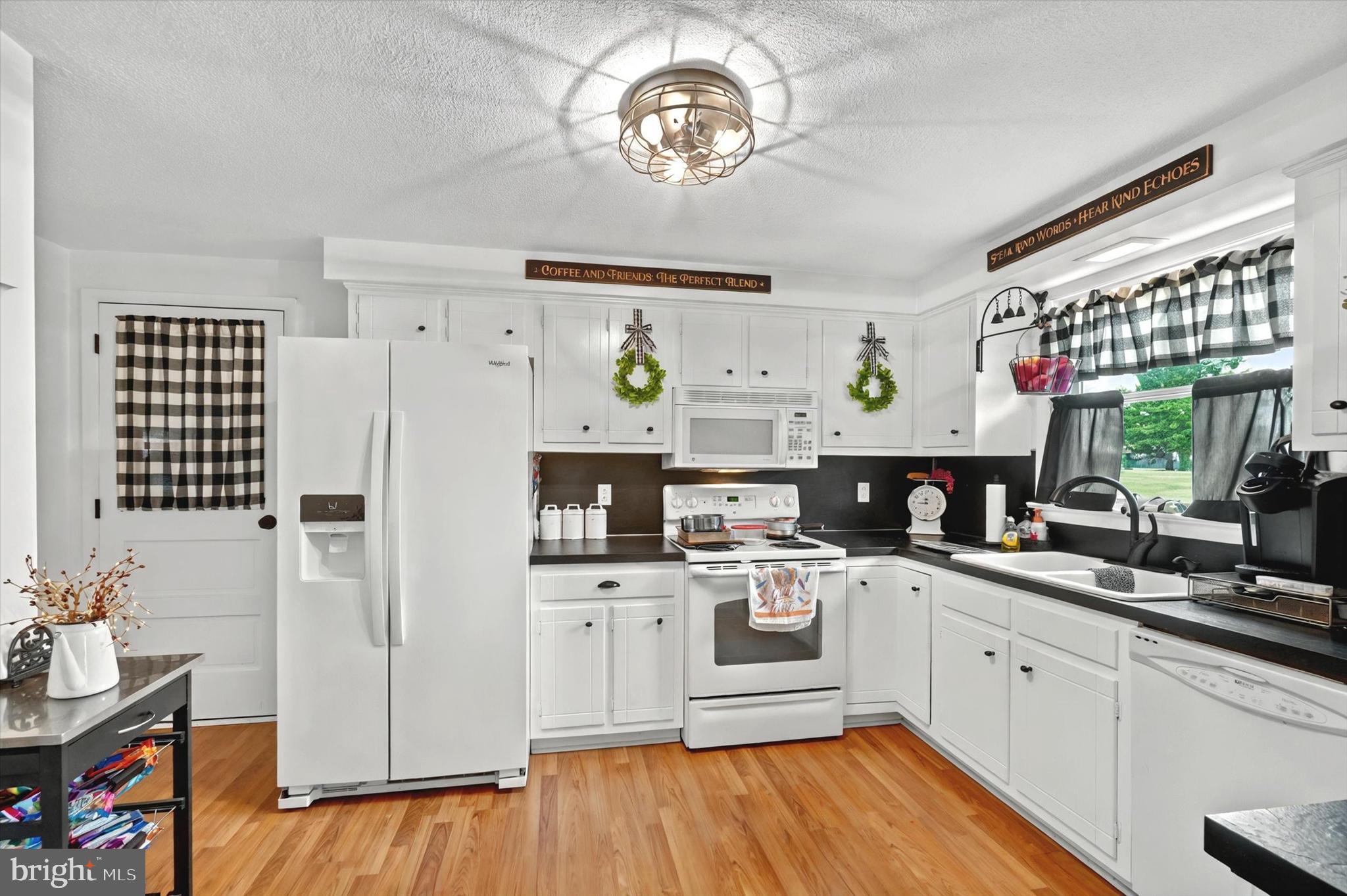 LEADER HEIGHTS - Residential