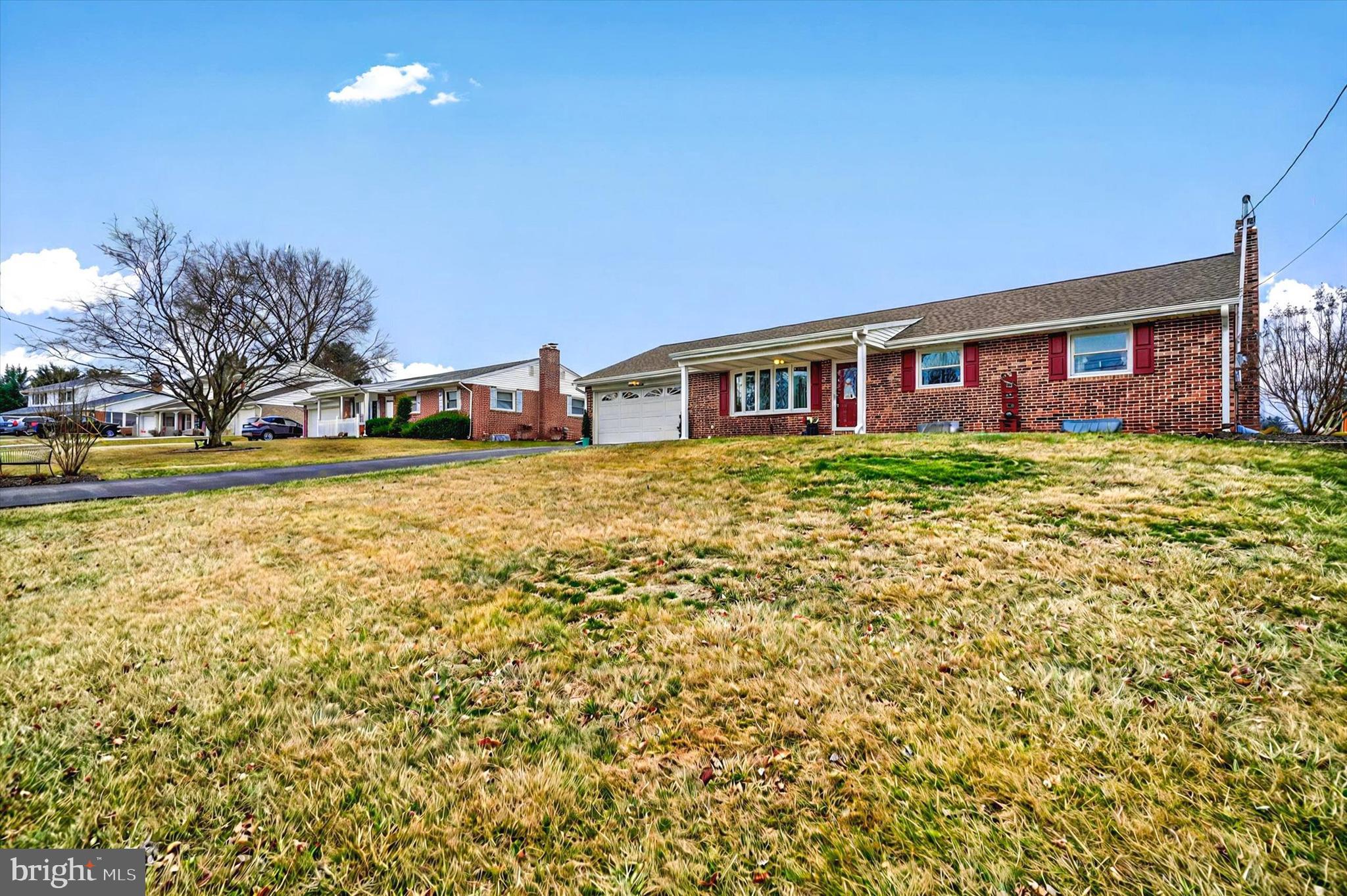 LEADER HEIGHTS - Residential