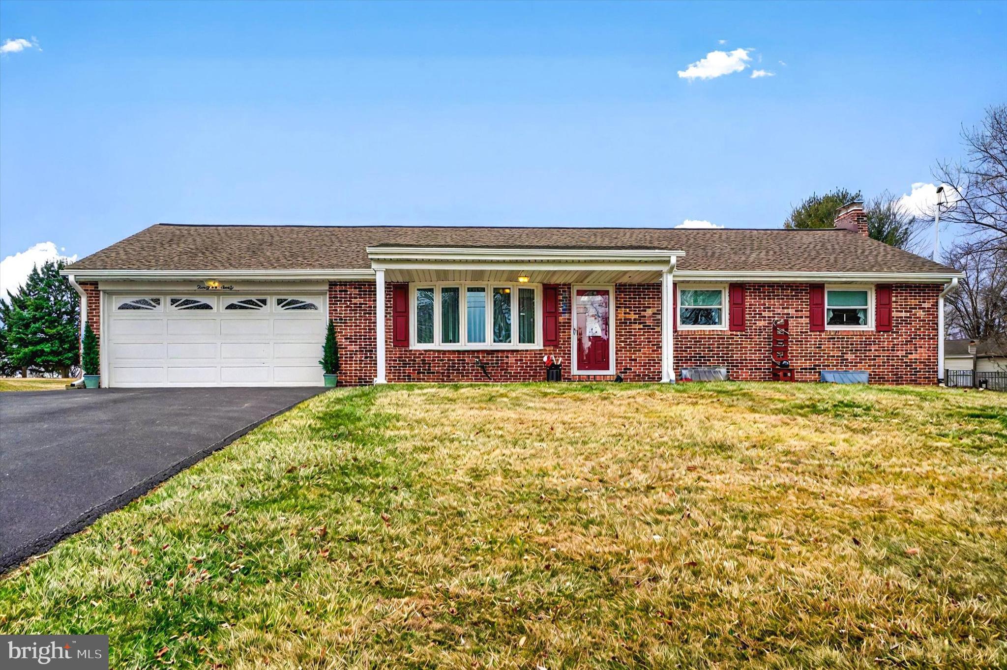 LEADER HEIGHTS - Residential