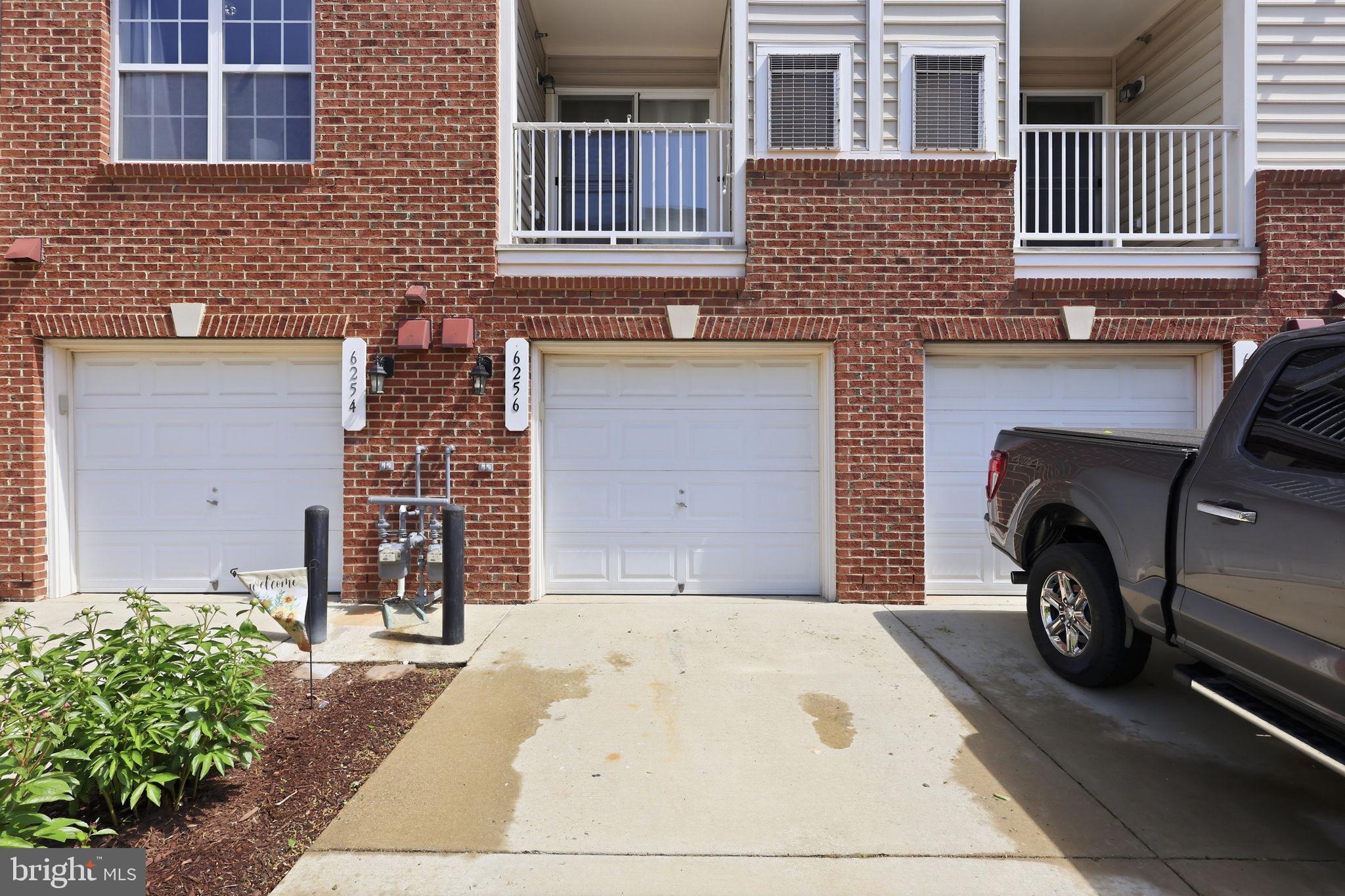 MARKET CENTER CONDOMINIUM - Residential