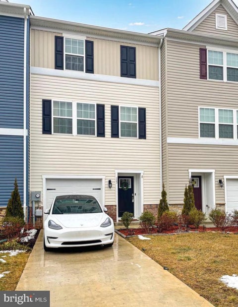 Townhouse For Sale - 123 Vespucci Lane<br/> MARTINSBURG, WV 25404