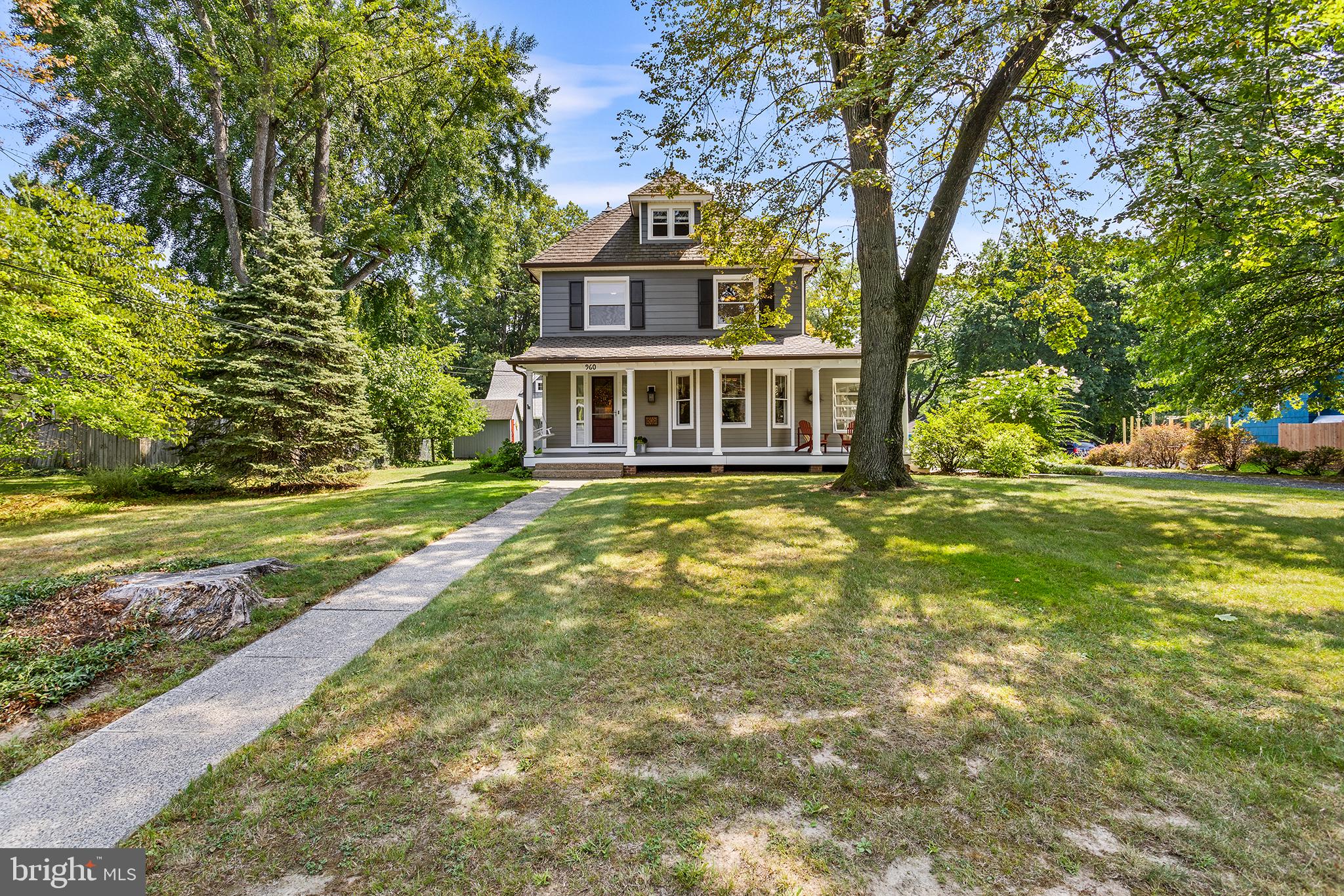960 LAWRENCE