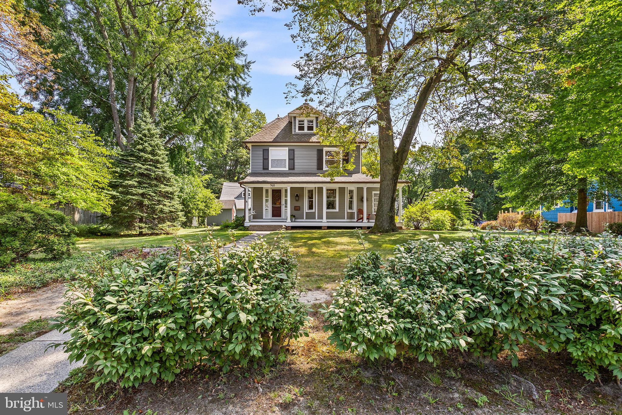 960 LAWRENCE