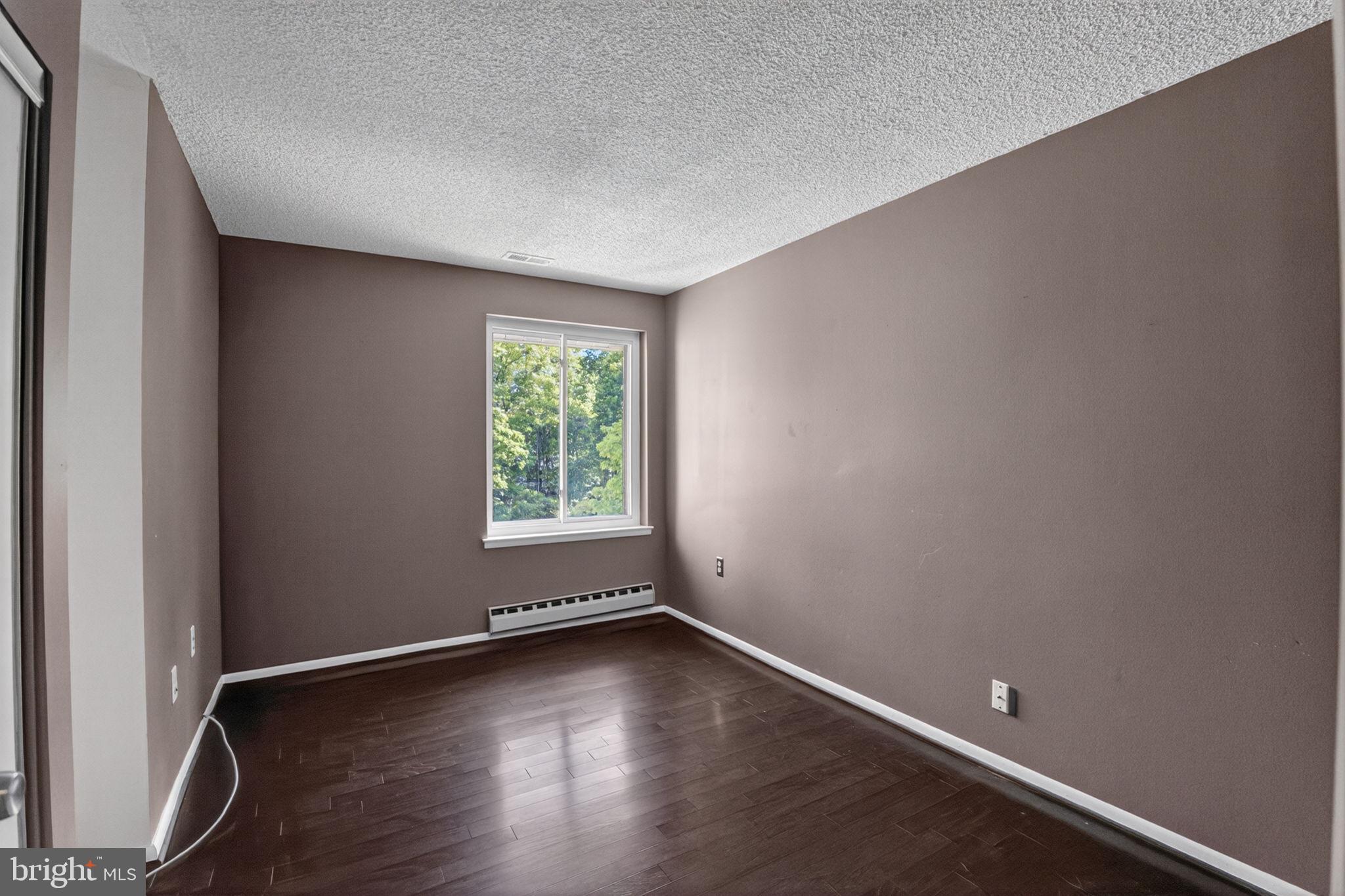 LEISURE WORLD - Residential