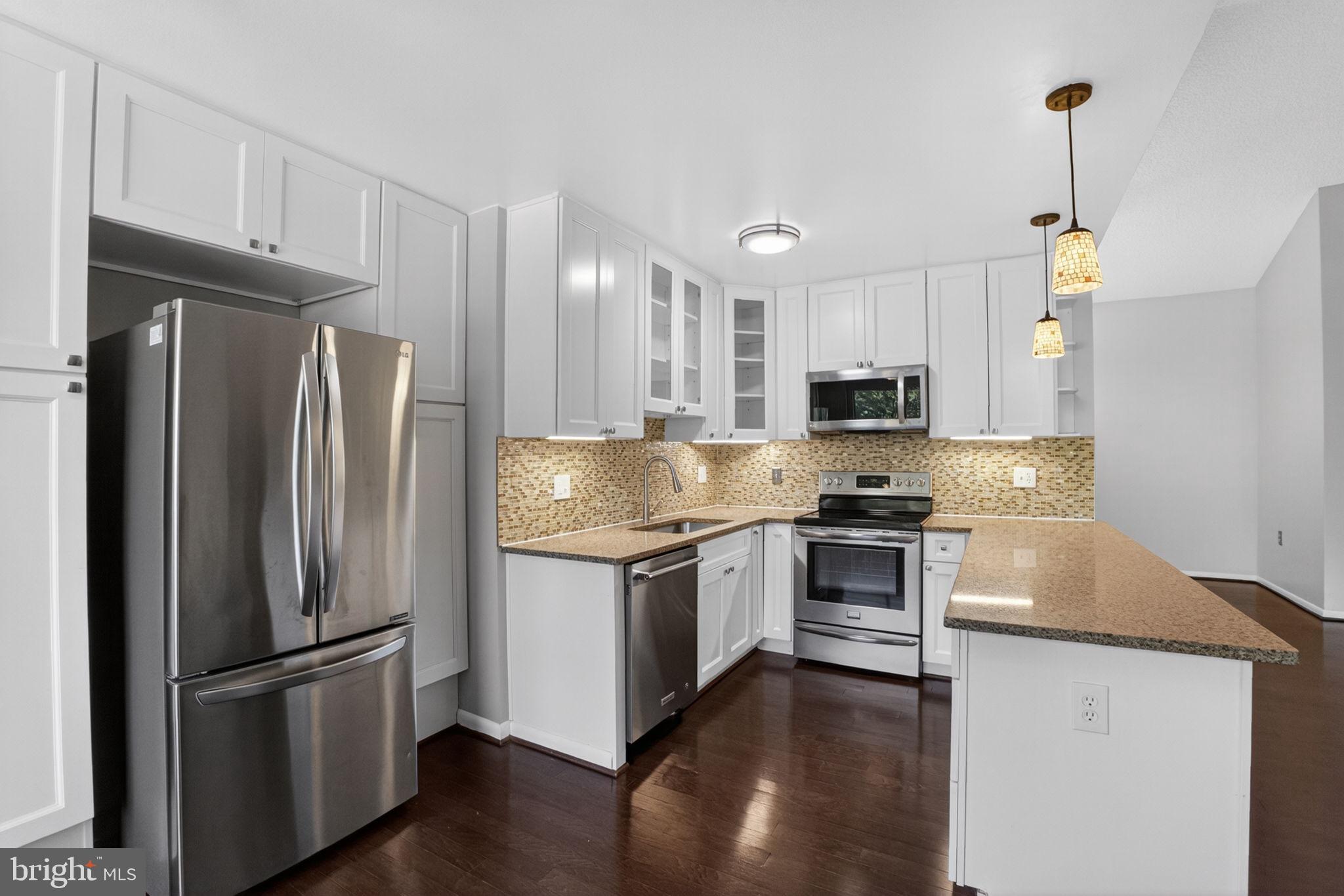 LEISURE WORLD - Residential