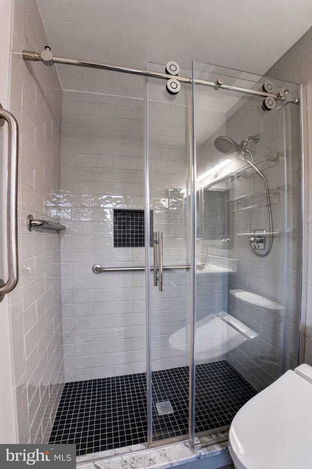 LEISURE WORLD - Residential