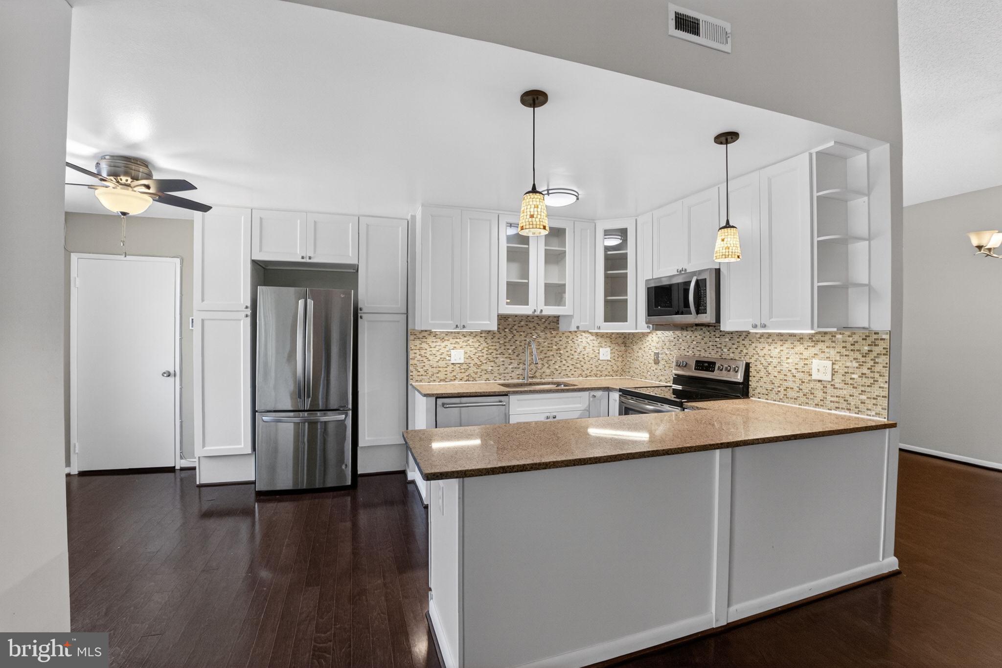 LEISURE WORLD - Residential