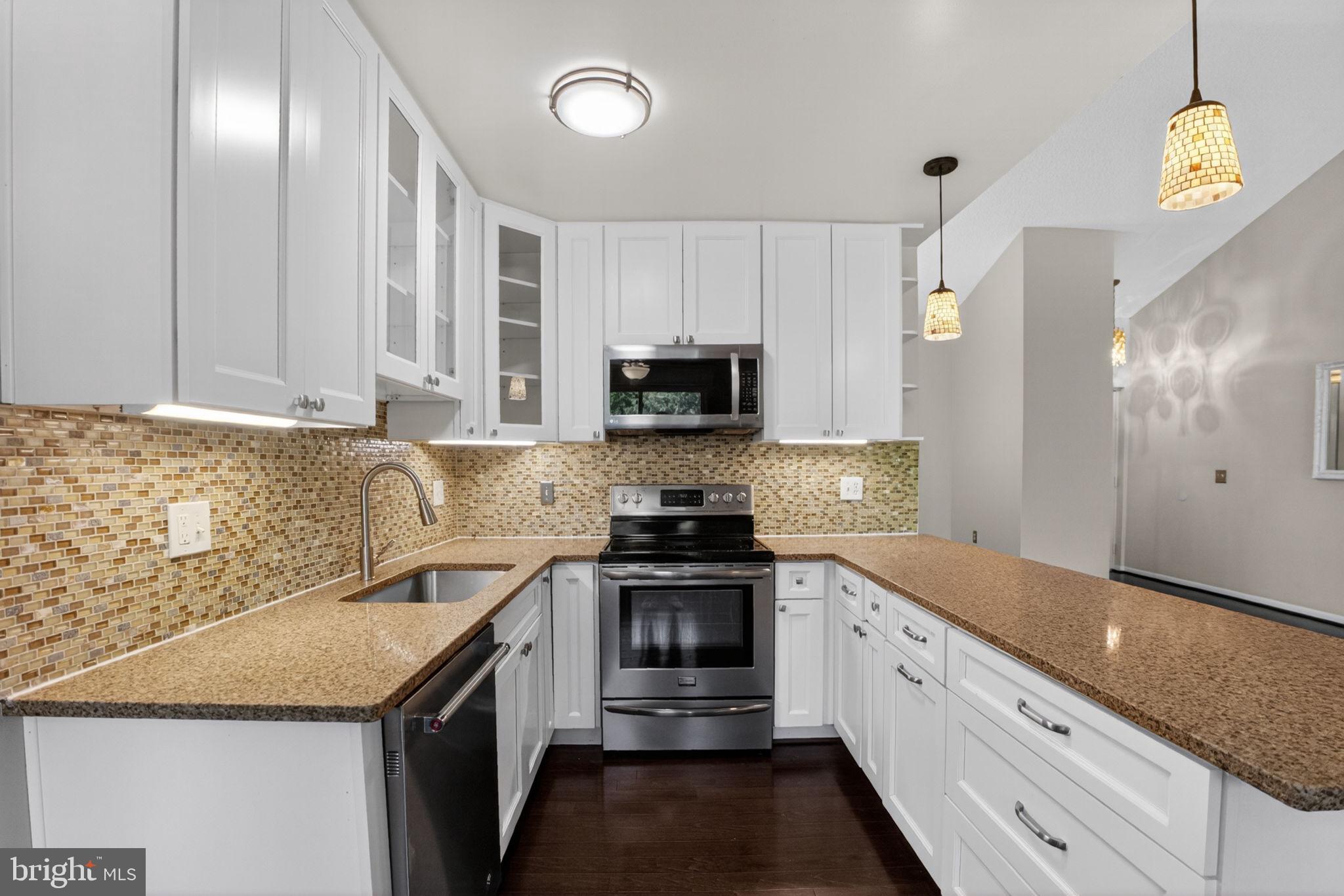 LEISURE WORLD - Residential