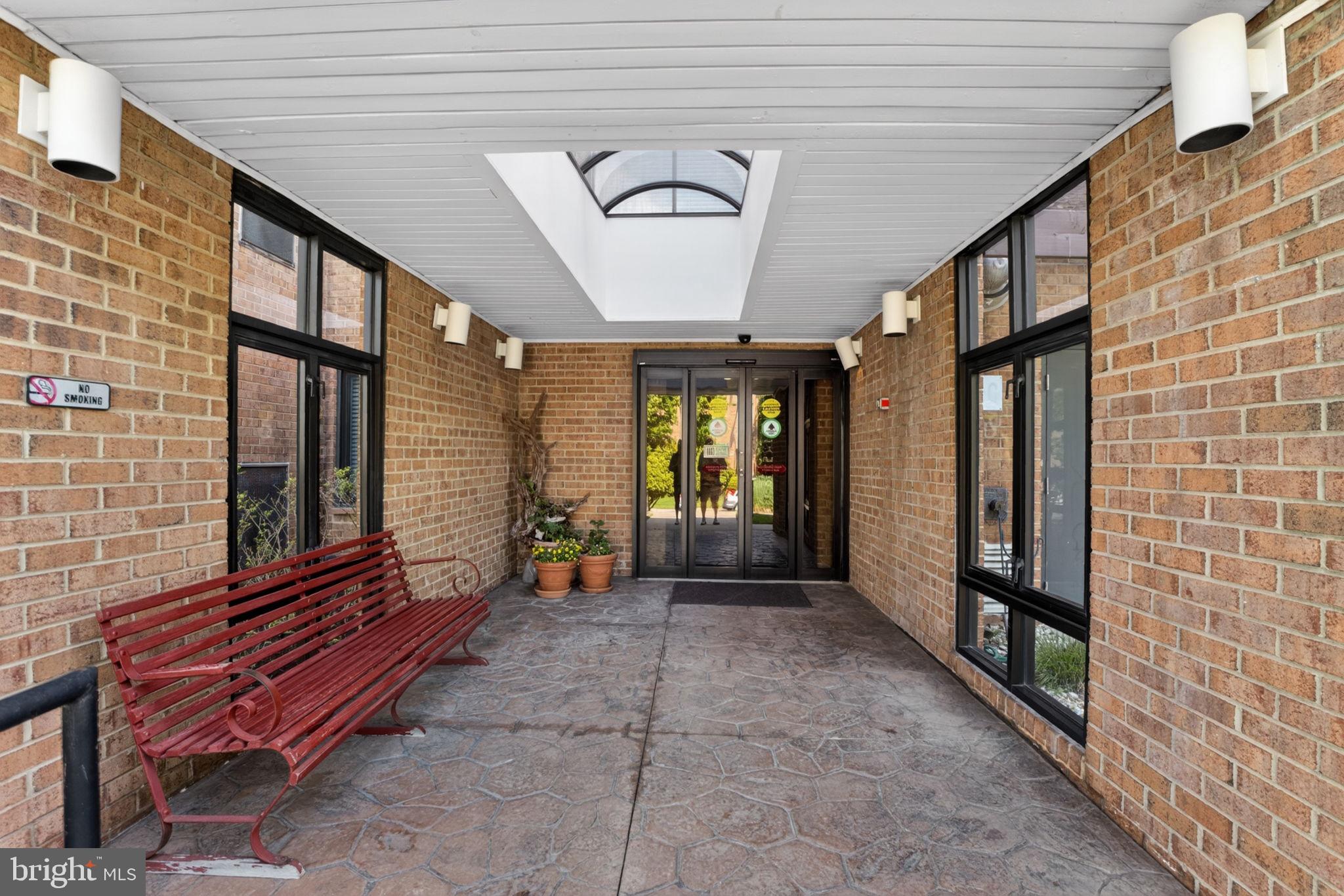 LEISURE WORLD - Residential