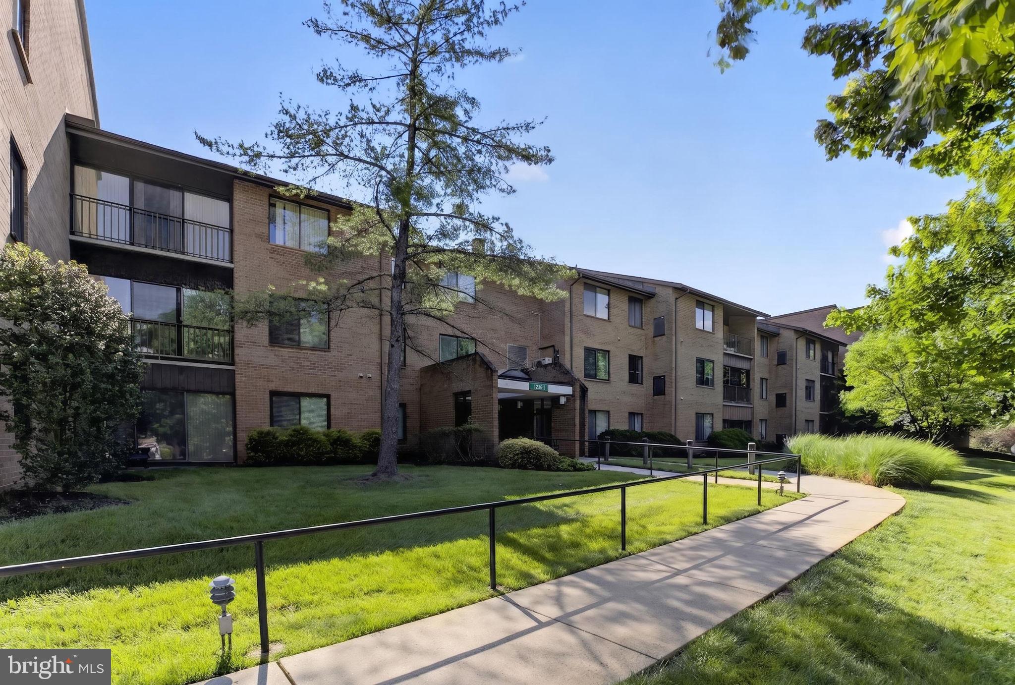 LEISURE WORLD - Residential